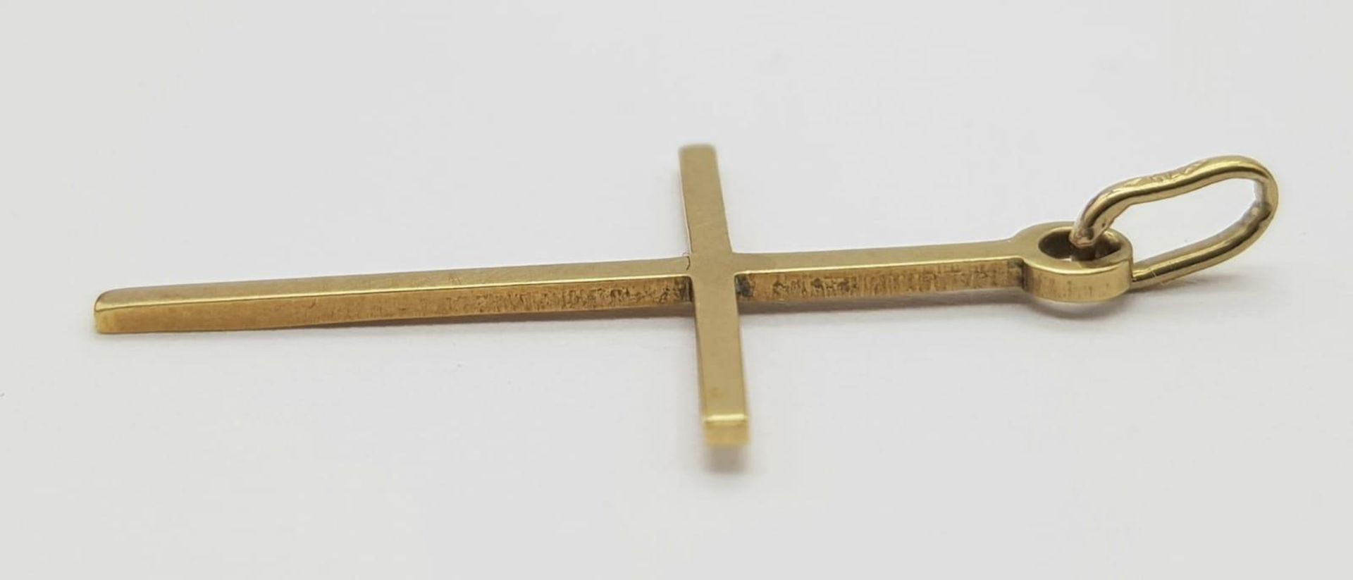 A 9K Yellow Gold Cross Pendant. 3 x 2cm. 0.5g - Bild 4 aus 5
