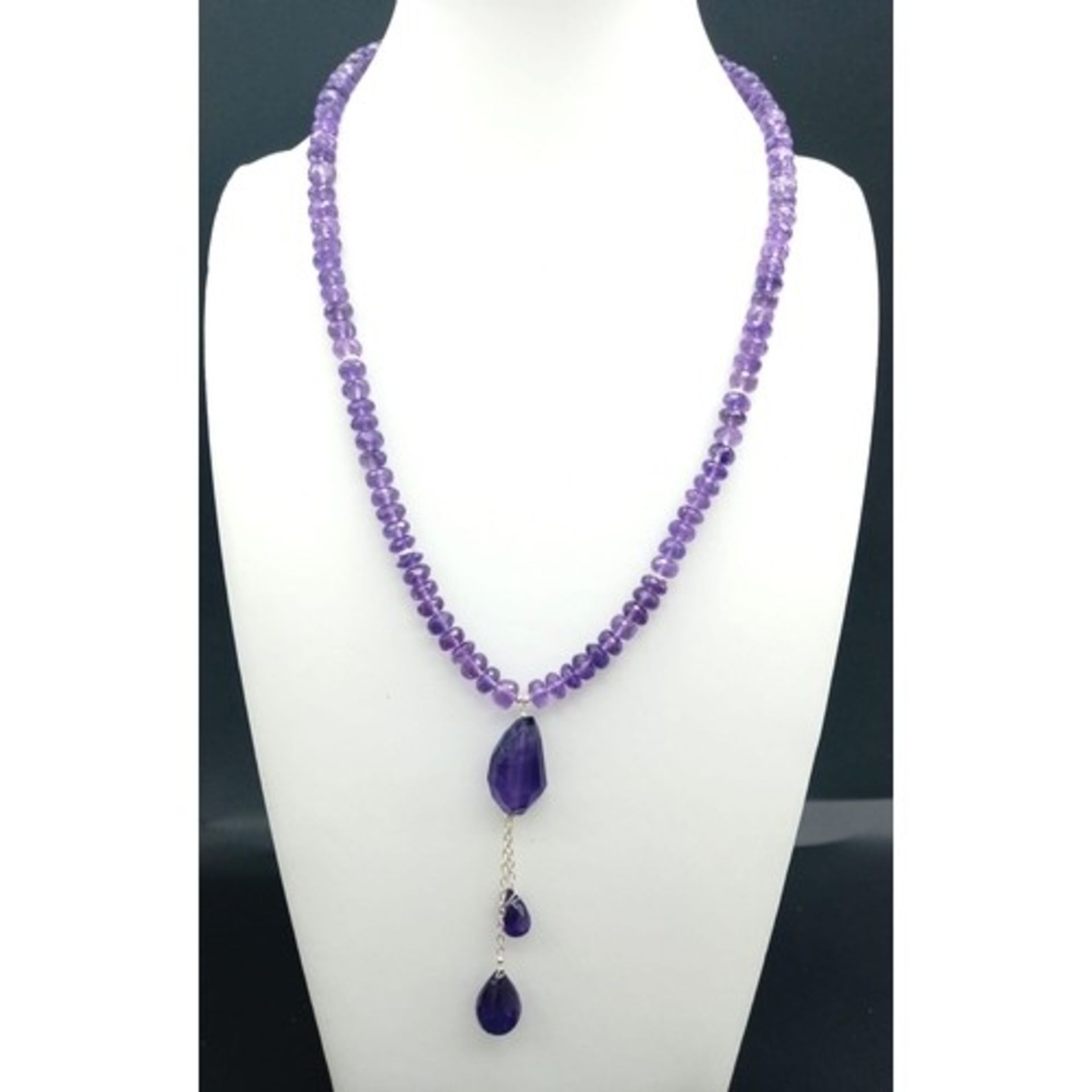 A 165ct Amethyst Gemstone Drop Necklace with a pair of amethyst drop Earrings. Necklace - 42cm - Bild 3 aus 5