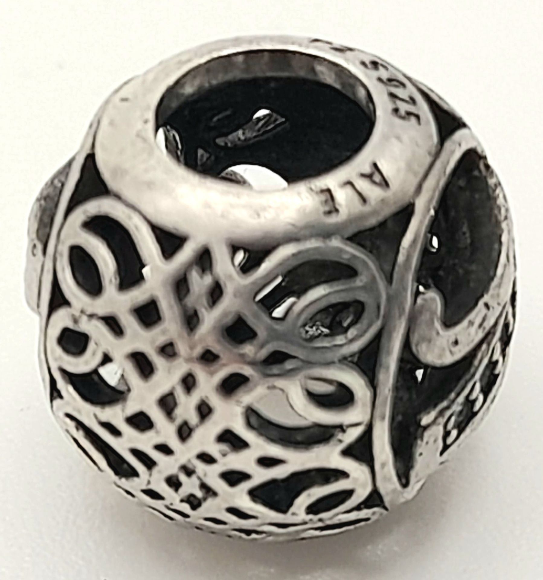 A STERLING SILVER PANDORA INITIAL N CHARM. 9mm length, 1.6g weight. Ref: SC 8123 - Image 3 of 5
