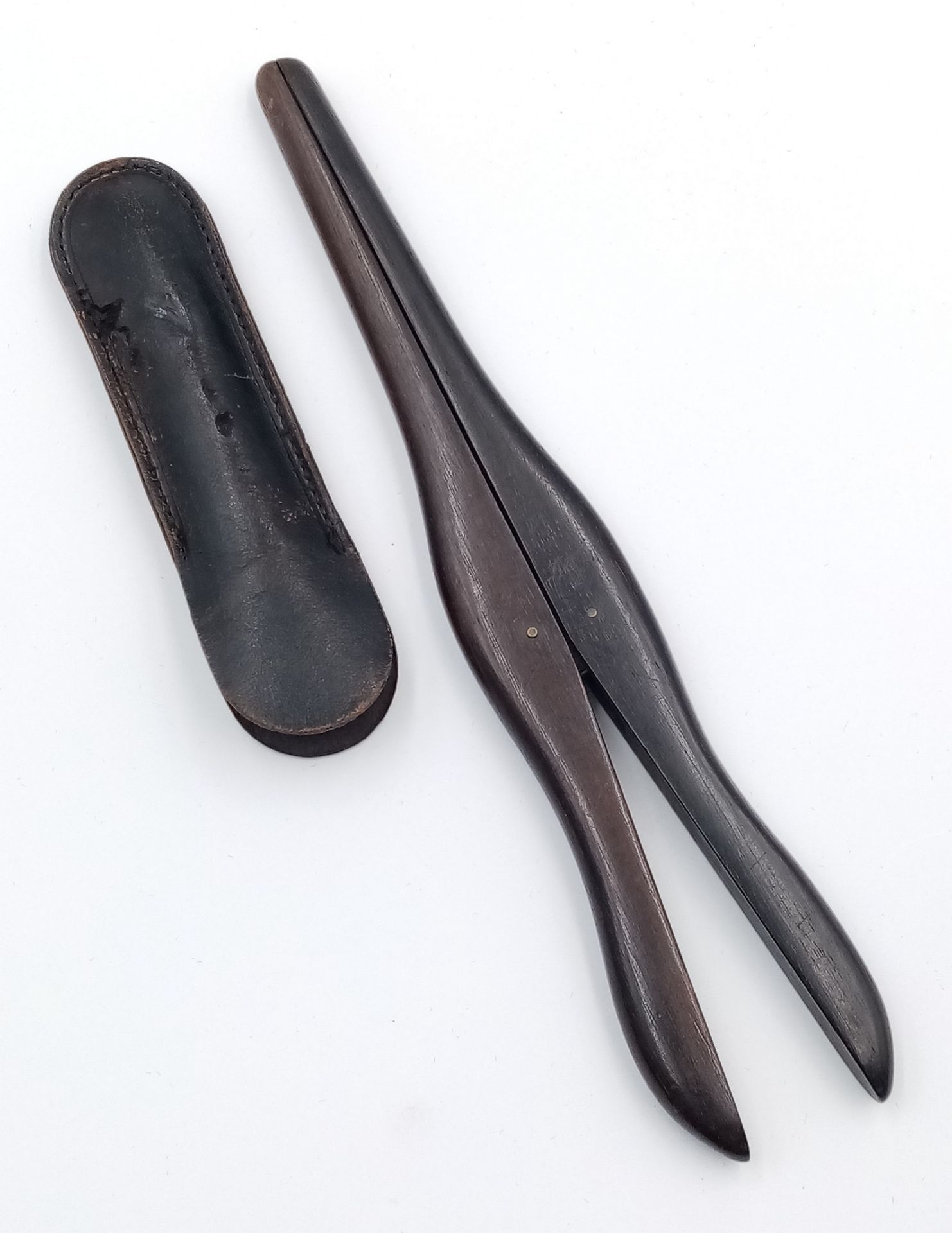 A Pair of Vintage Wooden Glove Stretchers. 20cm - Bild 2 aus 4