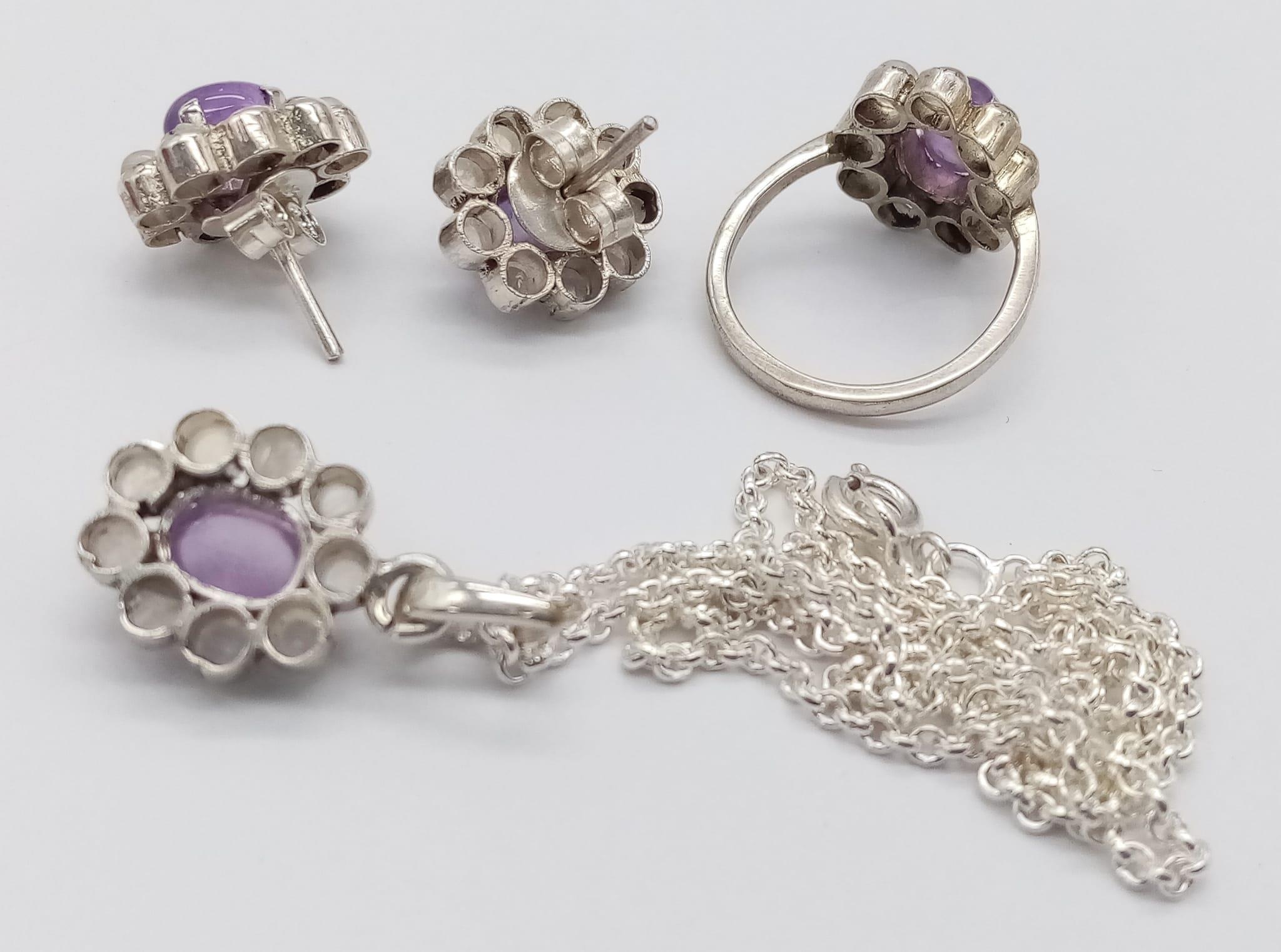 An Amethyst & Moonstone 925 Silver Jewellery set - comprising of a necklace and pendant - 42cm, - Image 3 of 5