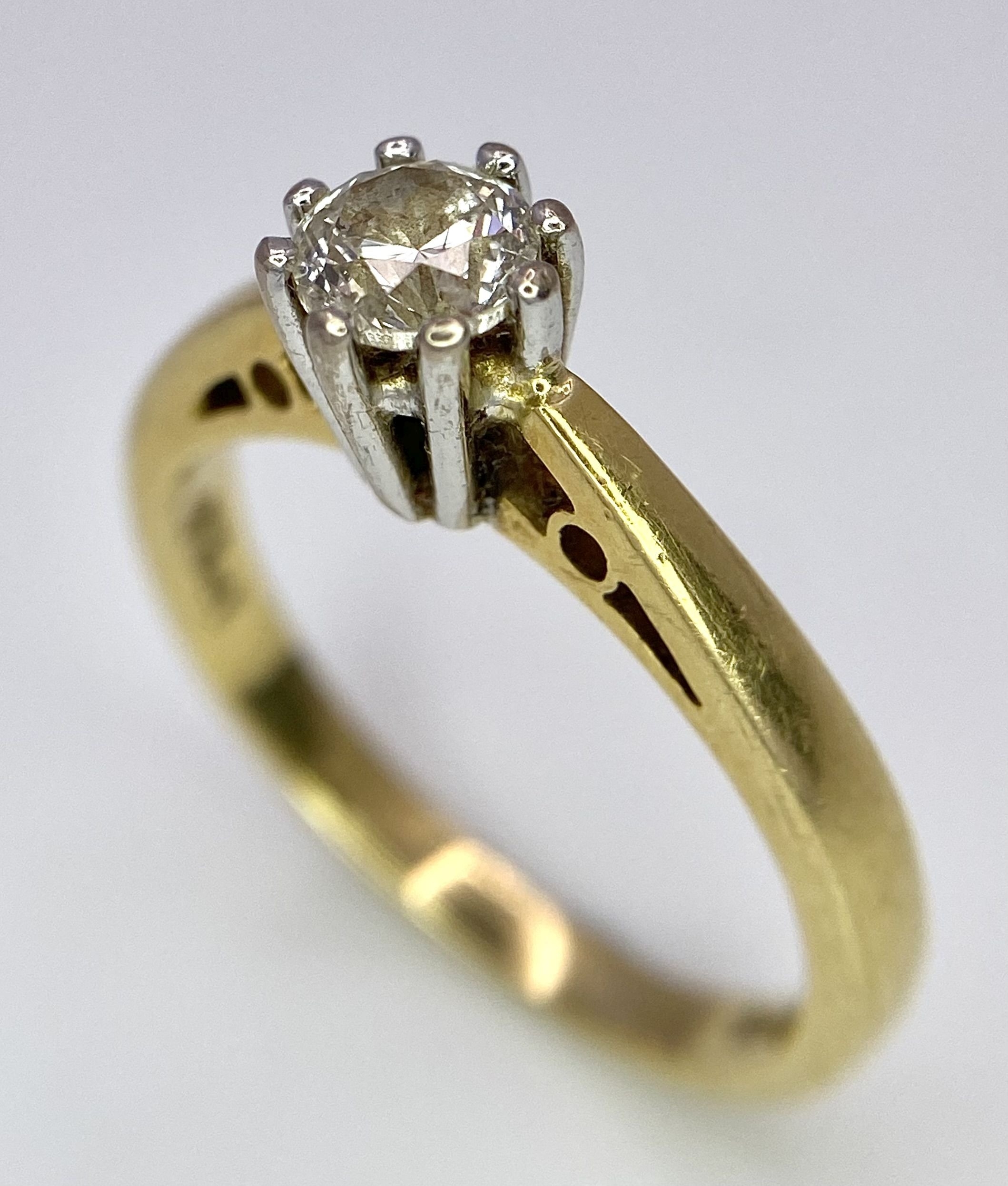 A Vintage 18K Yellow Gold Diamond Solitaire Ring. 0.40ct brilliant round cut diamond. Size L. 3.4g - Image 3 of 7
