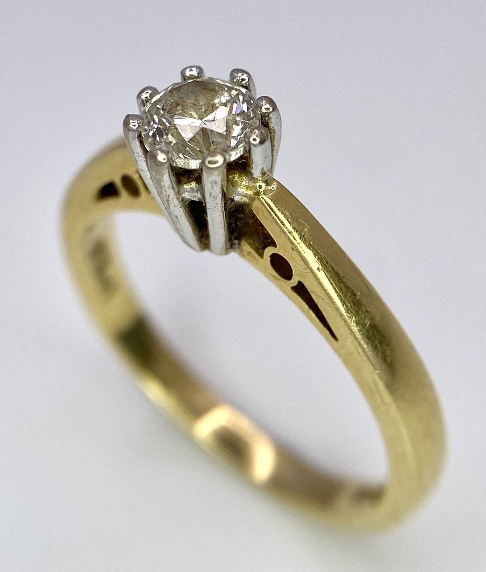 A Vintage 18K Yellow Gold Diamond Solitaire Ring. 0.40ct brilliant round cut diamond. Size L. 3.4g - Bild 3 aus 7