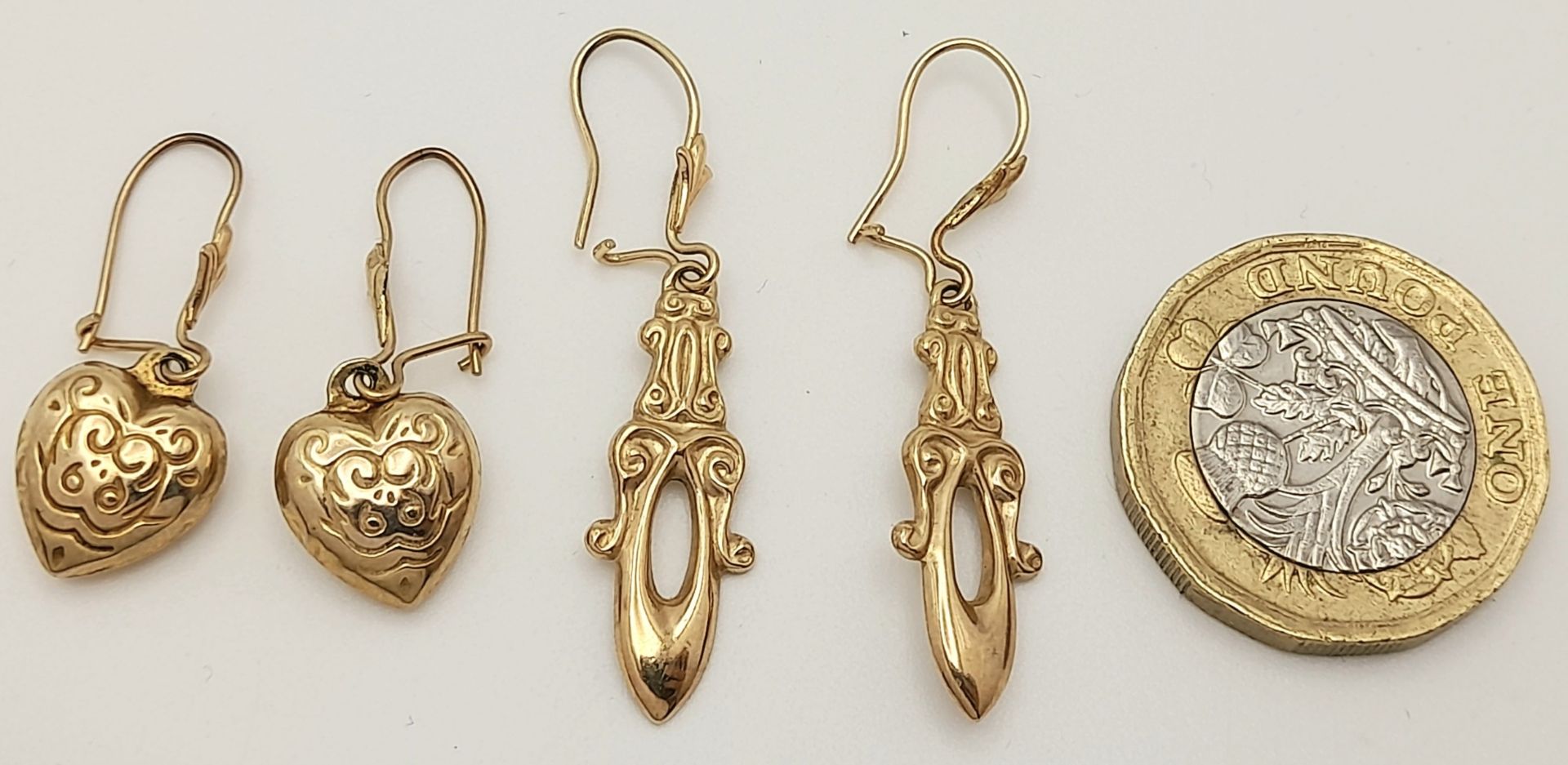 Two pairs of 9 K yellow gold ornate earrings, total weight: 2 g - Bild 3 aus 5