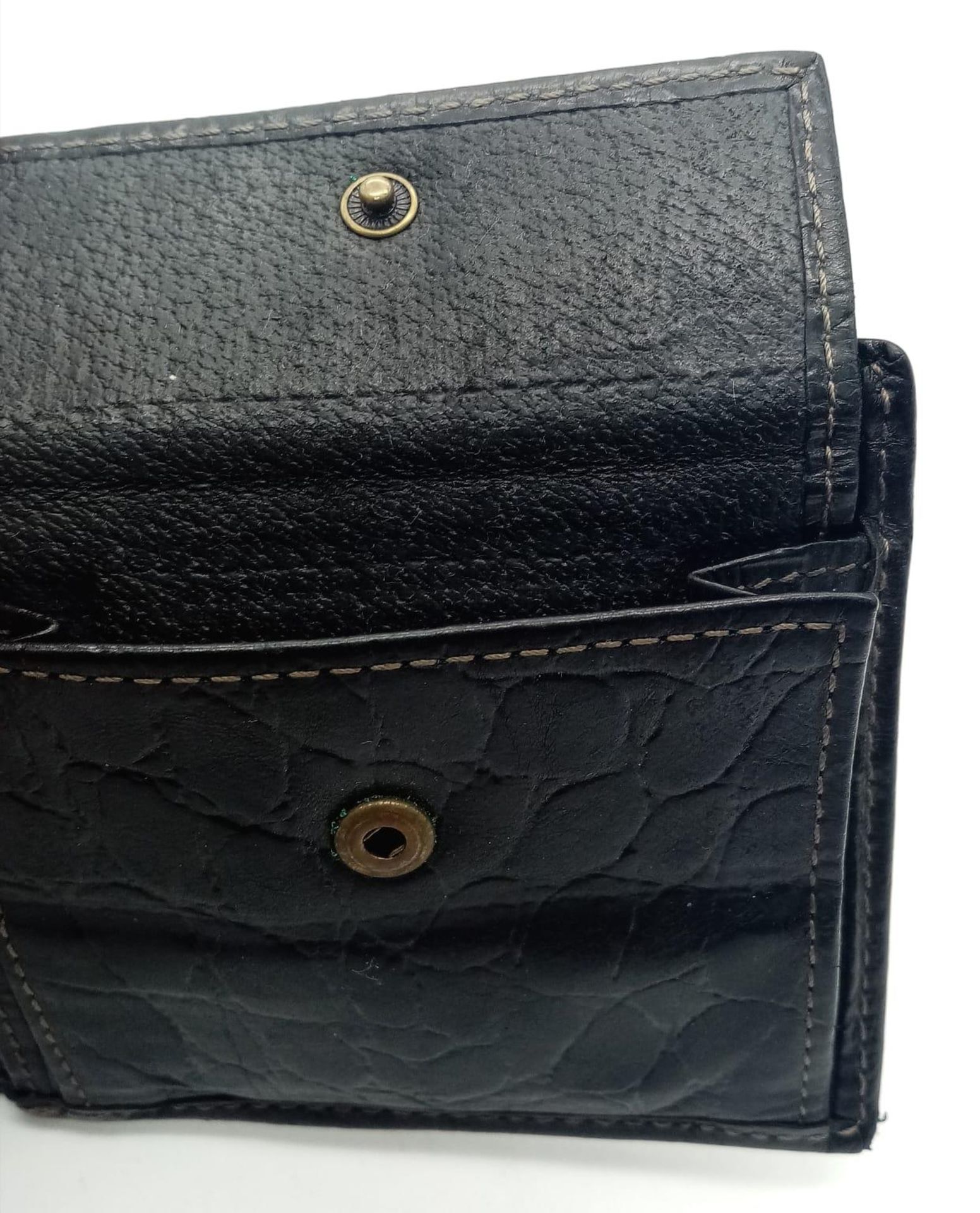 A black leather Mulberry wallet, can hold up to 8 cards, includes a coin pouch. Size approx. 11x9cm. - Image 4 of 6