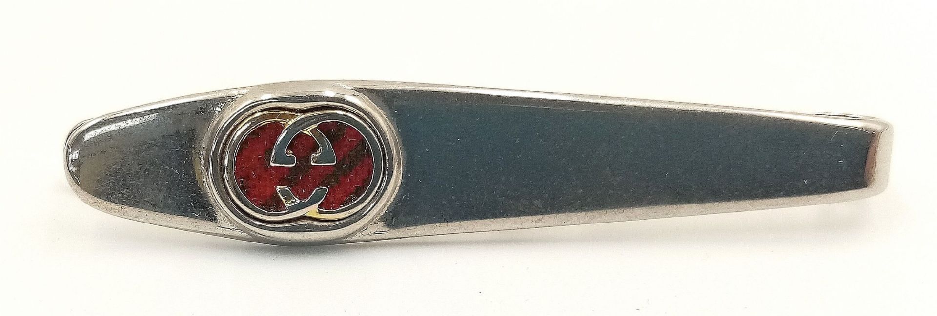 A Gucci Silver Tone Tie Clip. Comes with original packaging. Ref: 016977 - Image 2 of 6