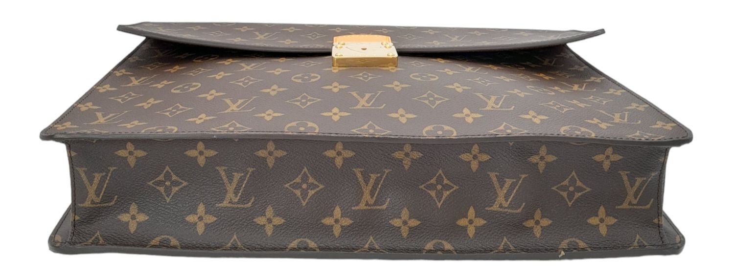 AN IMMACULATE LOUIS VUITTON CLASSIC BRIEF CASE IN UNUSED CONDITION WITH ORIGINAL DUST COVER . 38 X - Image 9 of 10