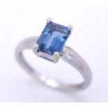 A 9K WHITE GOLD BLUE TOPAZ RING. Size K, 1.5g total weight. Ref: SC 8031