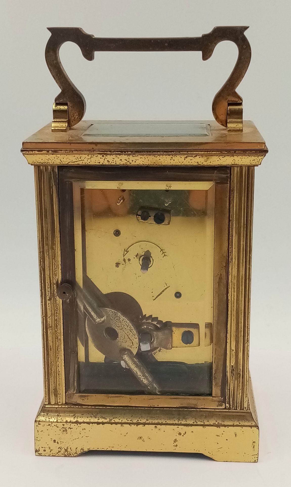 A Brass Mappin and Webb Carriage Clock. With key. Not currently working so as found. 12cm tall. - Bild 2 aus 5