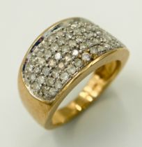 A 9K YELLOW GOLD DIAMOND CLUSTER RING. 0.75CT. 5.8G. SIZE N