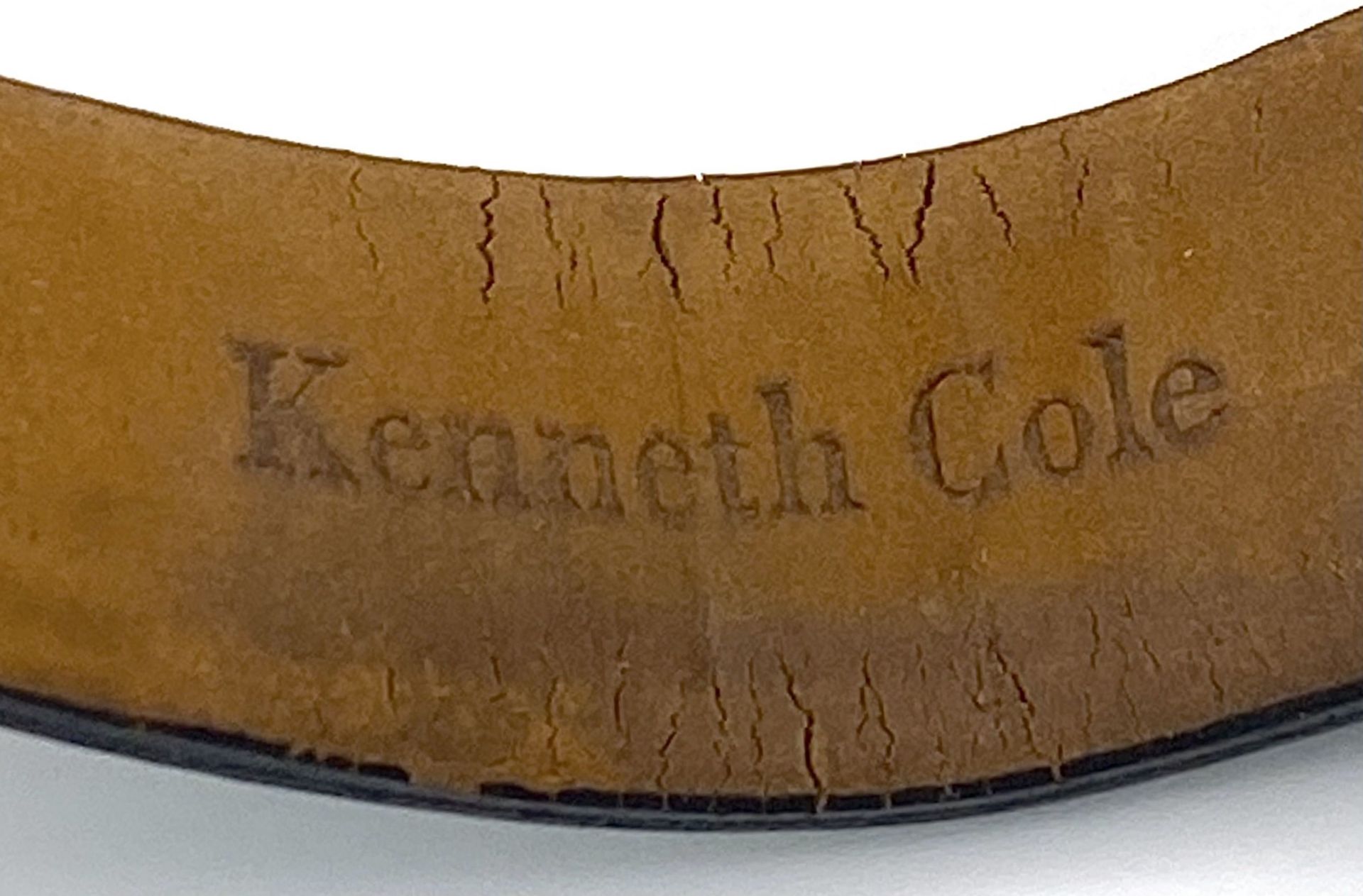 A Kenneth Cole New York Tank Style Quartz Date Watch. 26mm Case. Full Working Order. Comes with - Image 9 of 9