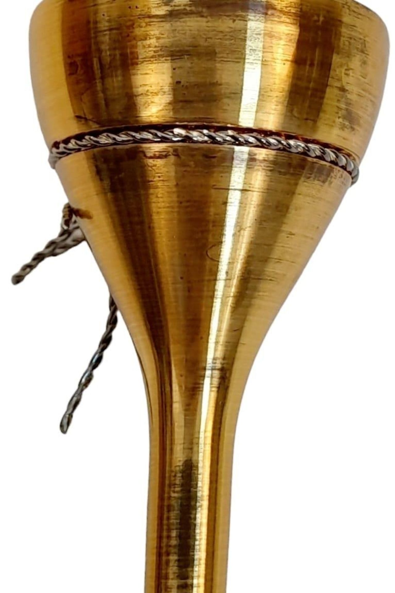 A Vera Wang for Wedgwood Love Knot Flute/Vase. 27cm Tall. - Bild 3 aus 6