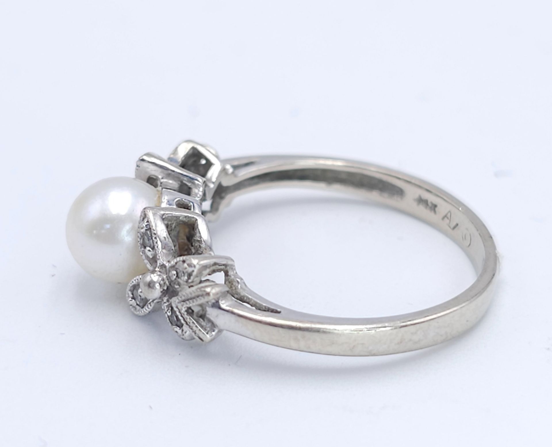 A 14K White Gold, Pearl and Diamond Ring. Central pearl with diamond accents. Size L 1/2. 2.5g total - Image 3 of 6