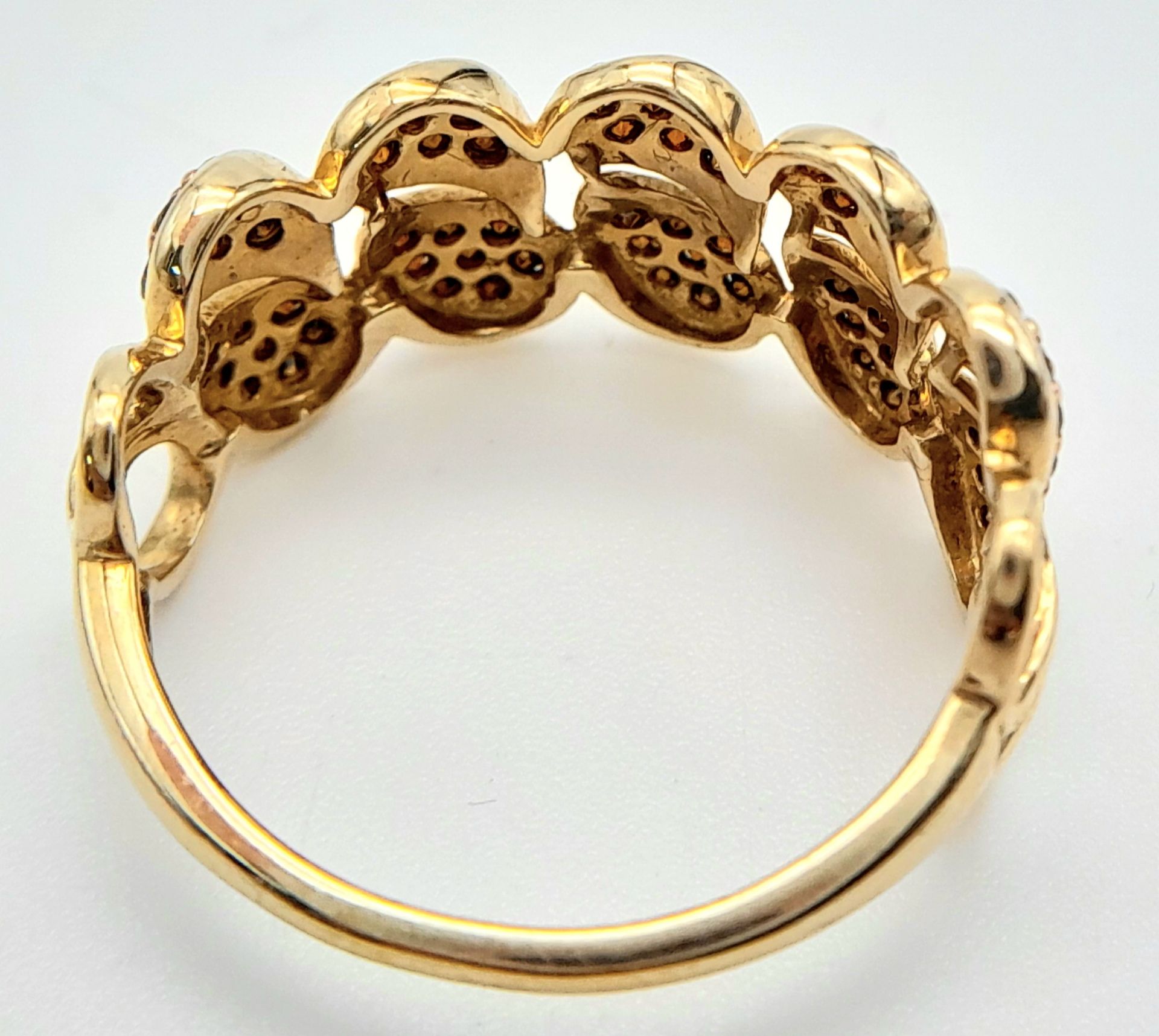 A 9K YELLOW GOLD COLOURED DIAMOND SET RING. 0.80ctw, Size N, 2.2g total weight. Ref: SC 8036 - Bild 2 aus 7