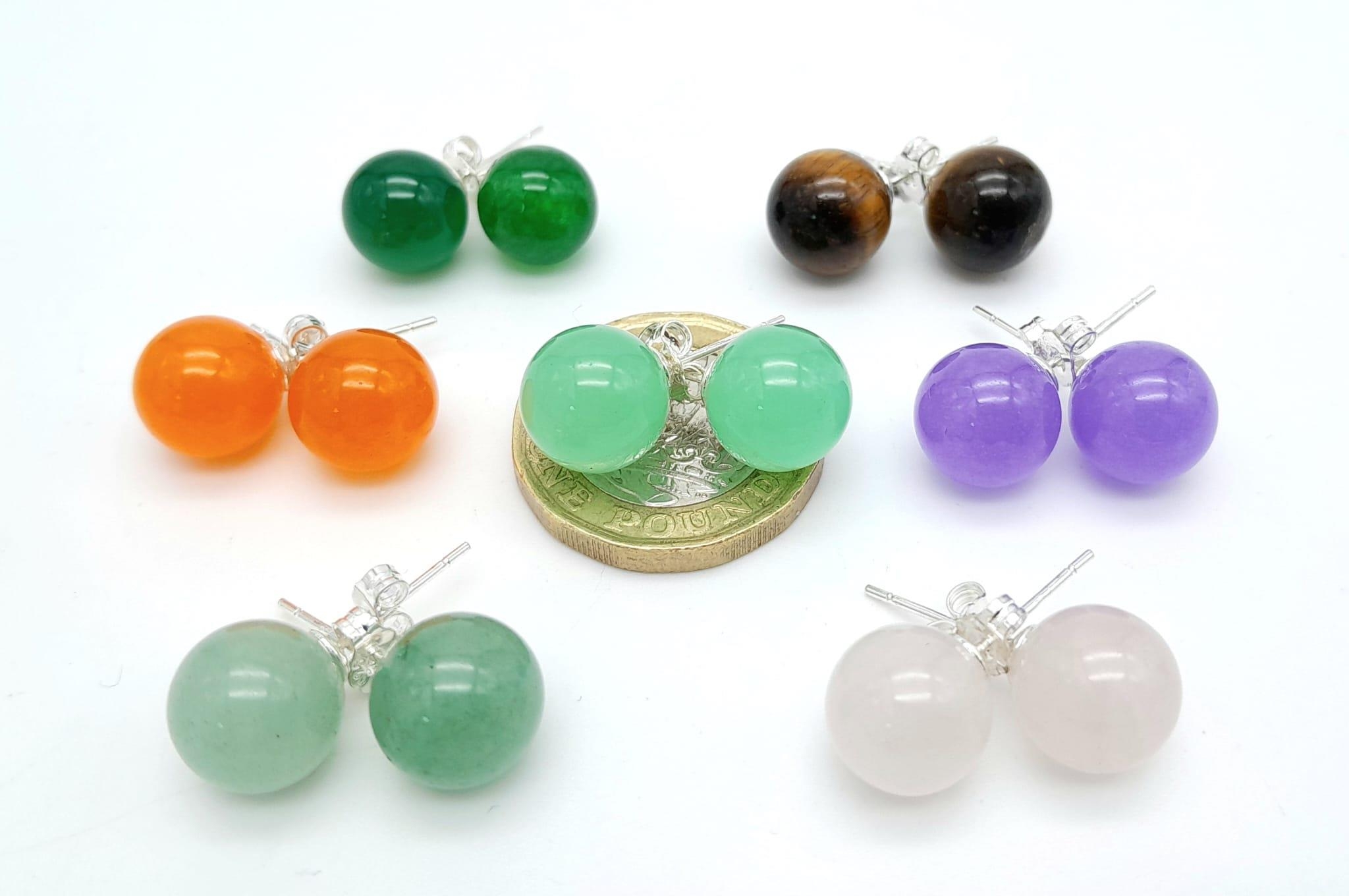 Seven Different Coloured Pairs of Jade Ball Stud Earrings set in 925 Silver. - Image 3 of 4