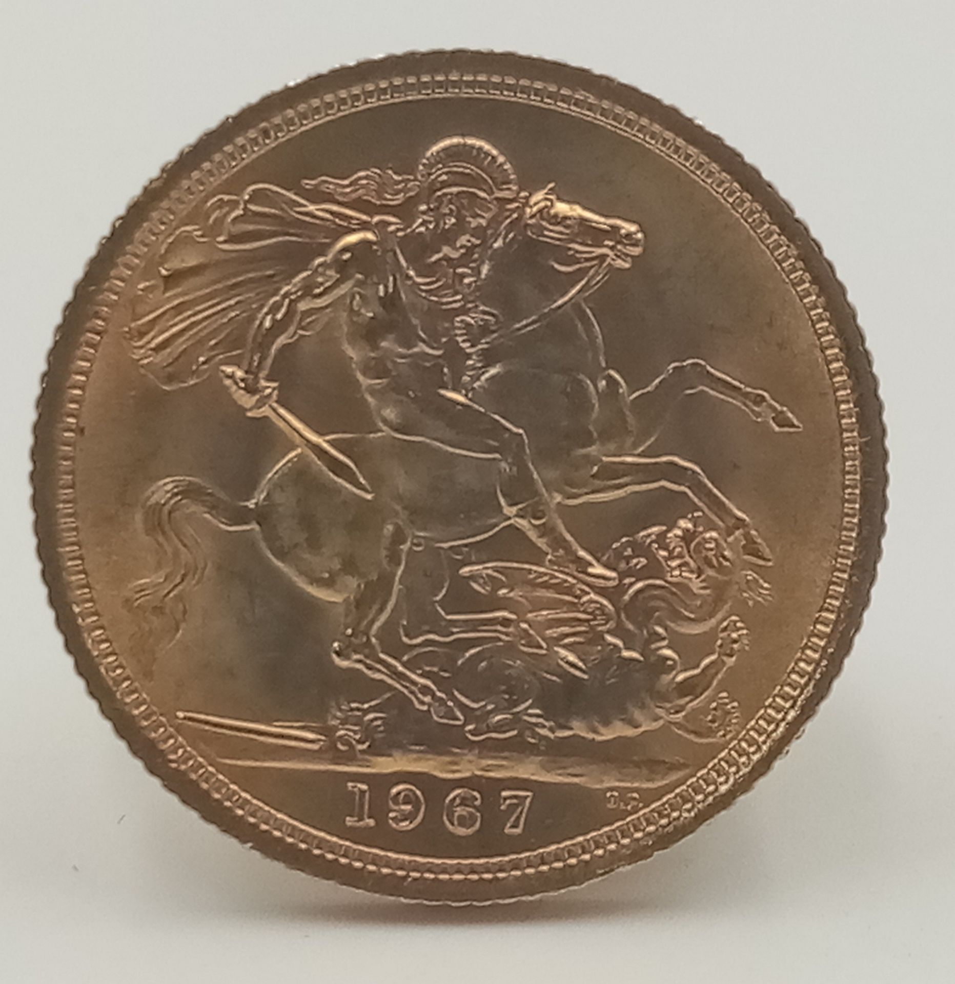 A 22 K yellow gold, young Queen Elizabeth II, 1967, full weight (8 g), good condition but please,