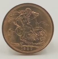 A 22 K yellow gold, young Queen Elizabeth II, 1967, full weight (8 g), good condition but please,