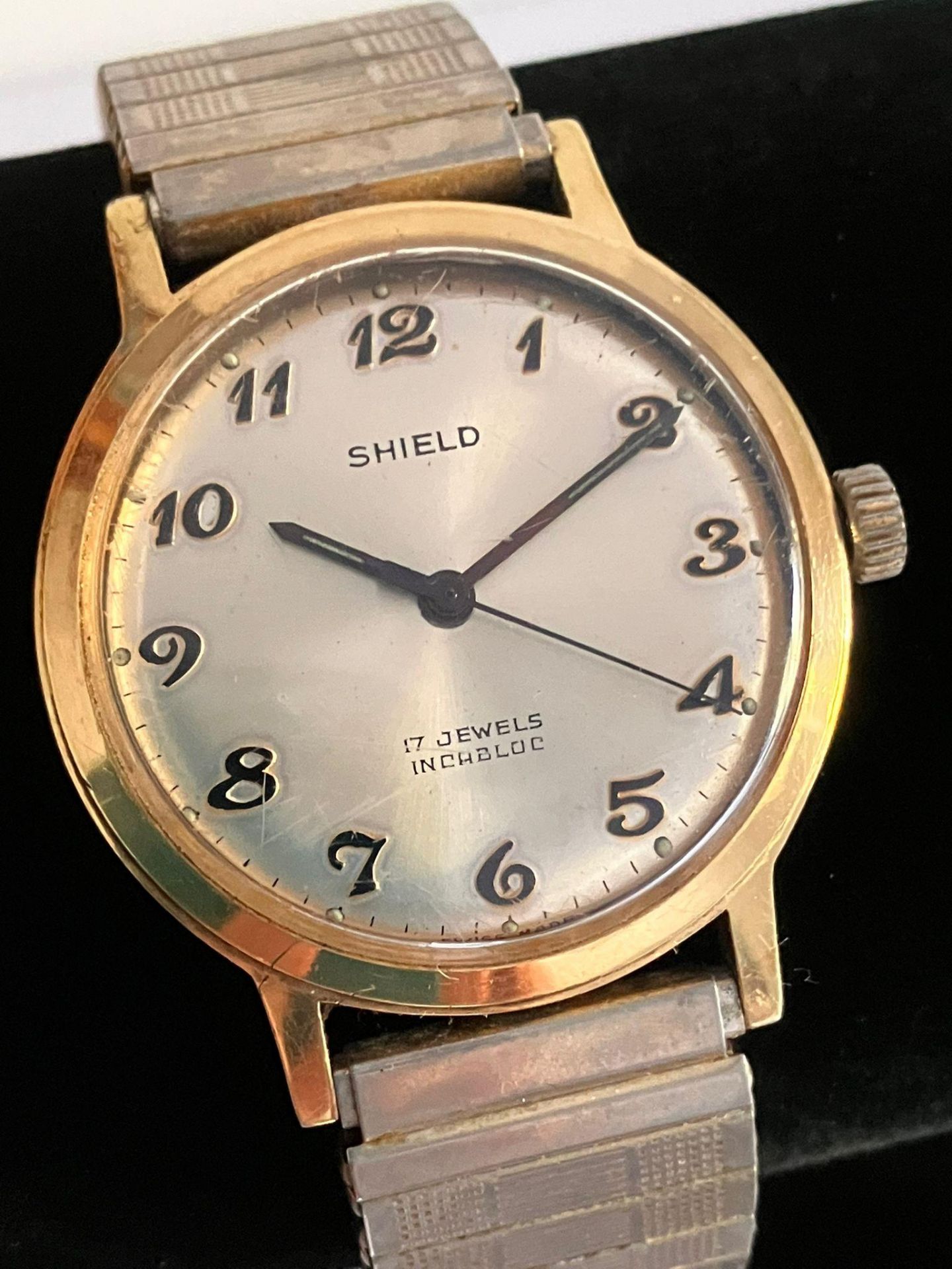 Gentleman’s vintage SHIELD WRISTWATCH.Gold Plated (10 microns). 17 Jewels Swiss made. Manual winding