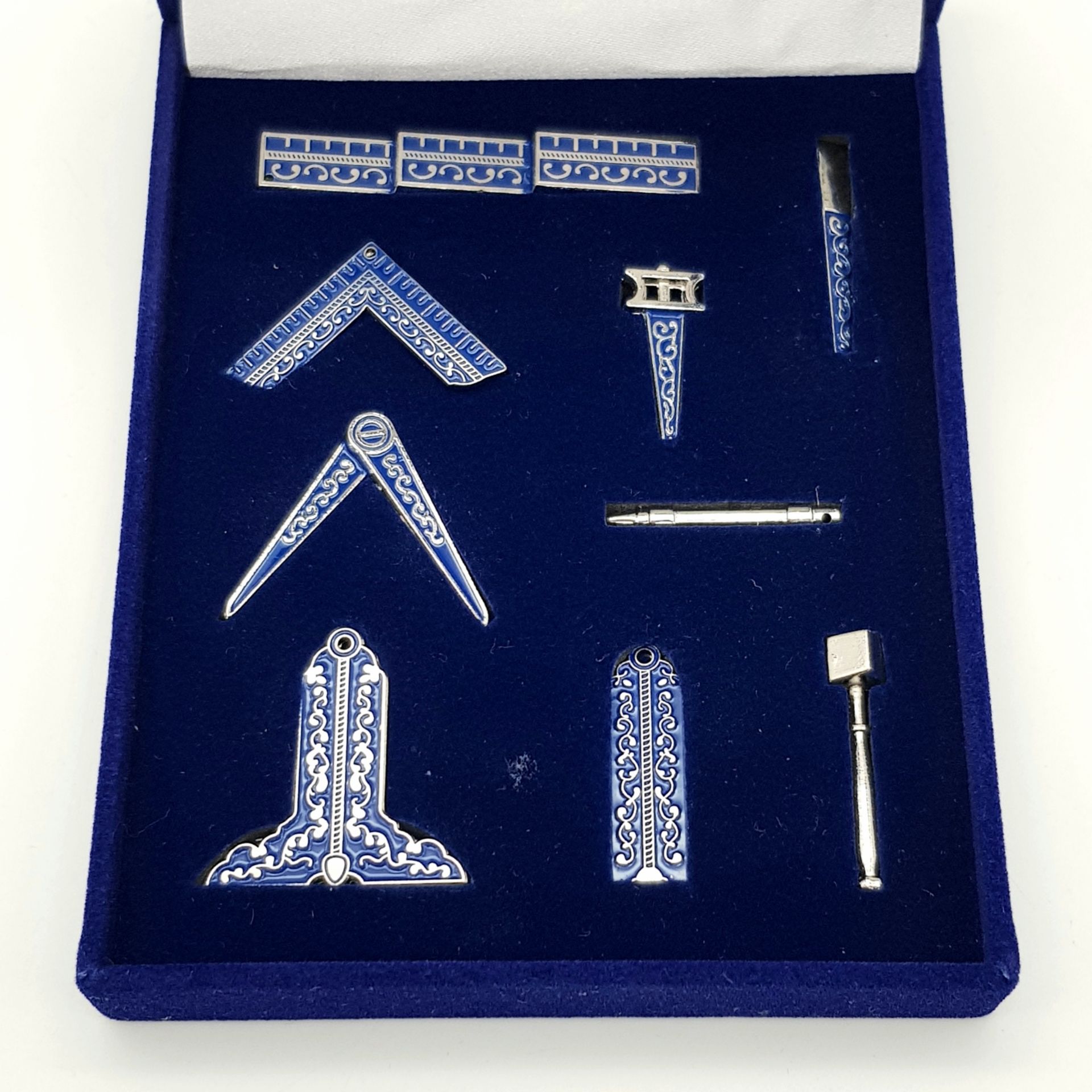 A miniature set of Masonic Working Tools for all Three Degrees. Perfect for training and rehearsals, - Image 5 of 6