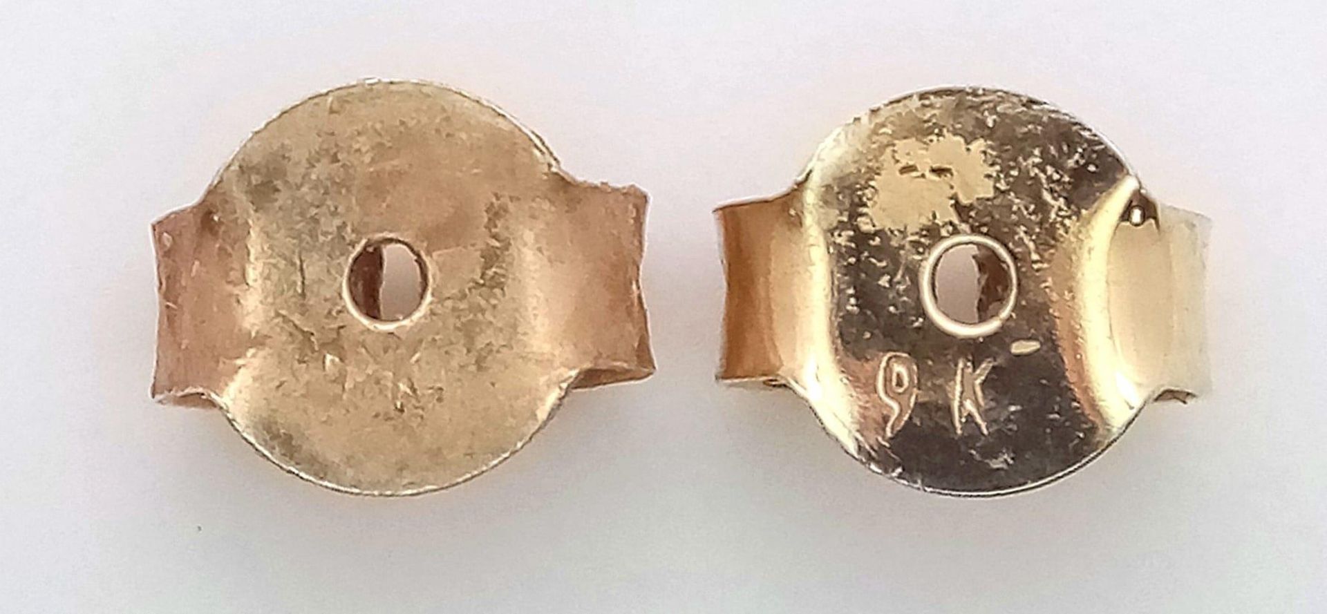 A Pair of 9K Yellow Gold Prasiolite (snowflake cut) Earrings. 2.62g total weight. - Bild 2 aus 3