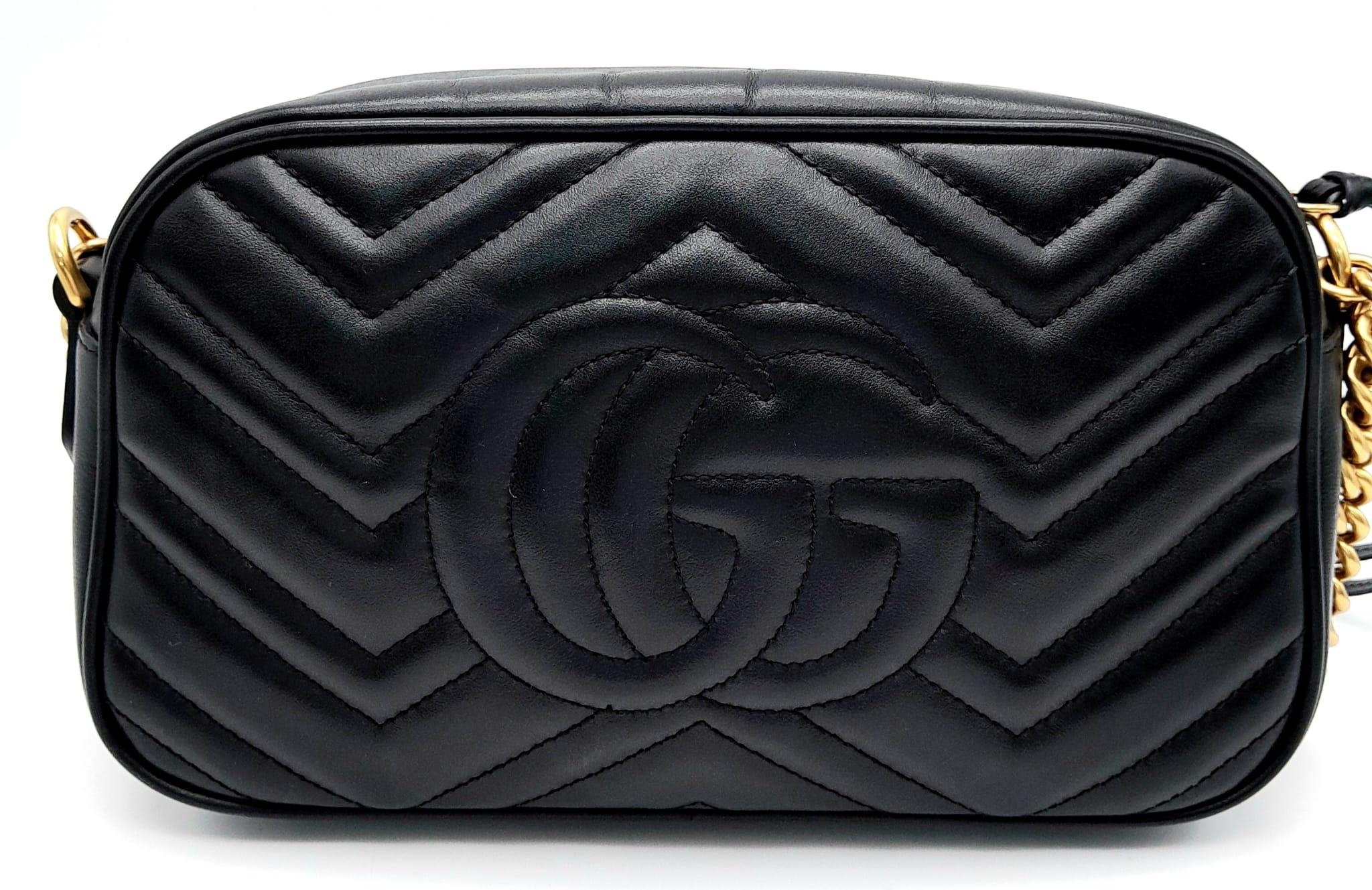 A Gucci Marmont Quilted Leather Cross-Body bag. Adjustable shoulder strap. Gold-tone Hardware. Beige - Bild 7 aus 12