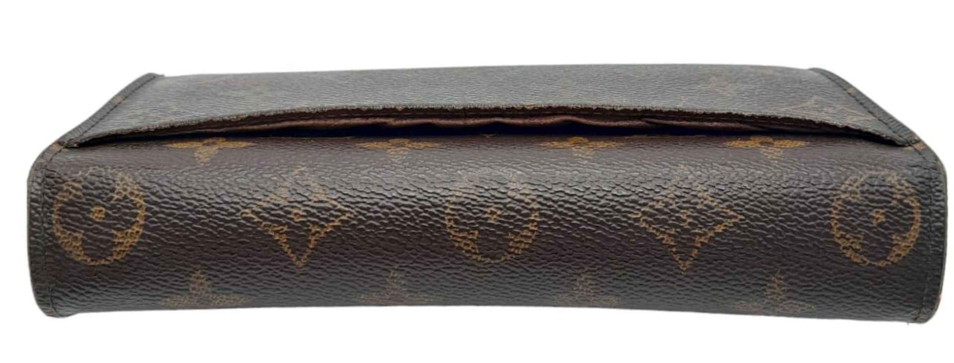 A Louis Vuitton Monogram Wallet. Leather exterior with an open compartment on back and press stud - Bild 4 aus 10
