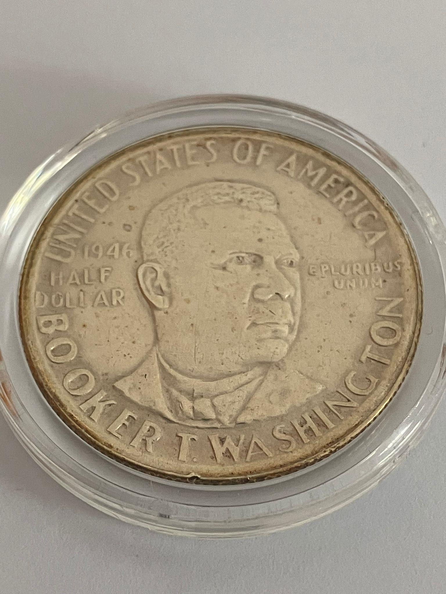 1946 SILVER BOOKER T WASHINGTON HALF DOLLAR. Condition extra fine/brilliant. Complete with capsule - Image 8 of 13