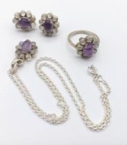 An Amethyst & Moonstone 925 Silver Jewellery set - comprising of a necklace and pendant - 42cm,