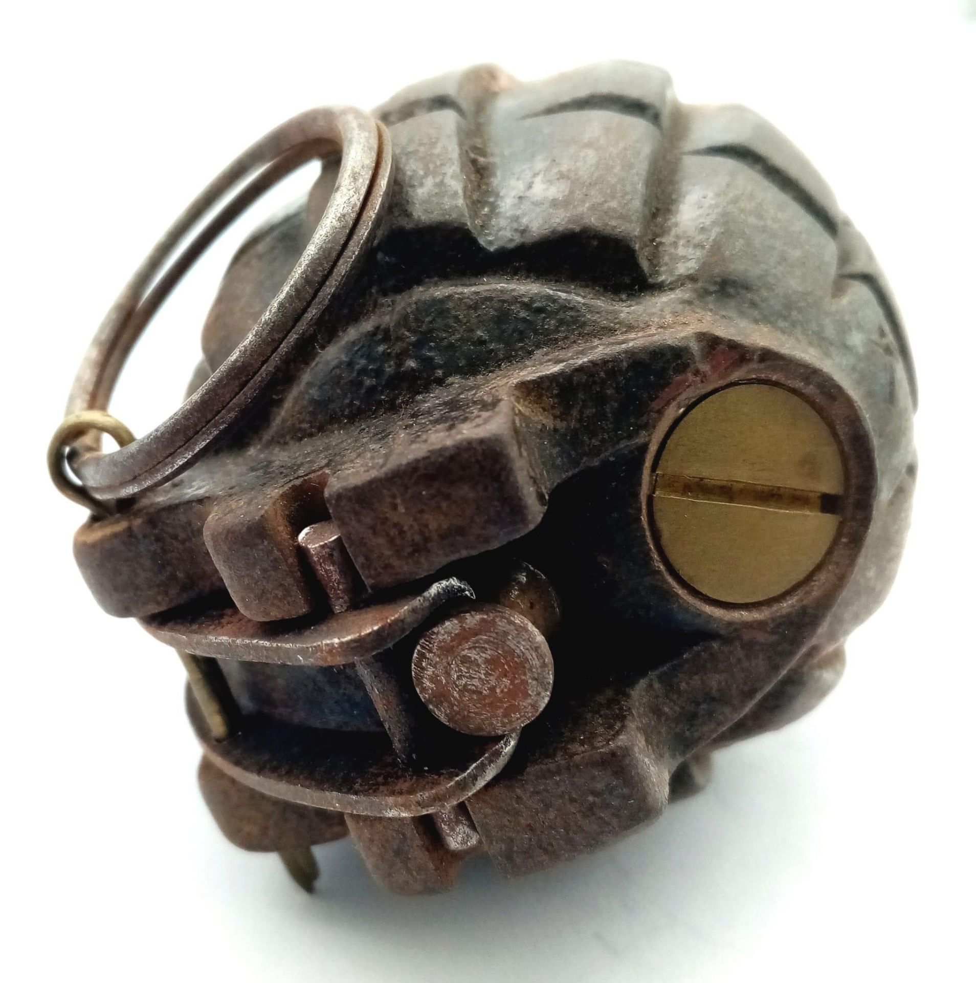 INERT WW1 No 5 Mills Hand Grenade Dated Feb 1916. Great condition for its age. Maker Vickerys - Bild 4 aus 5