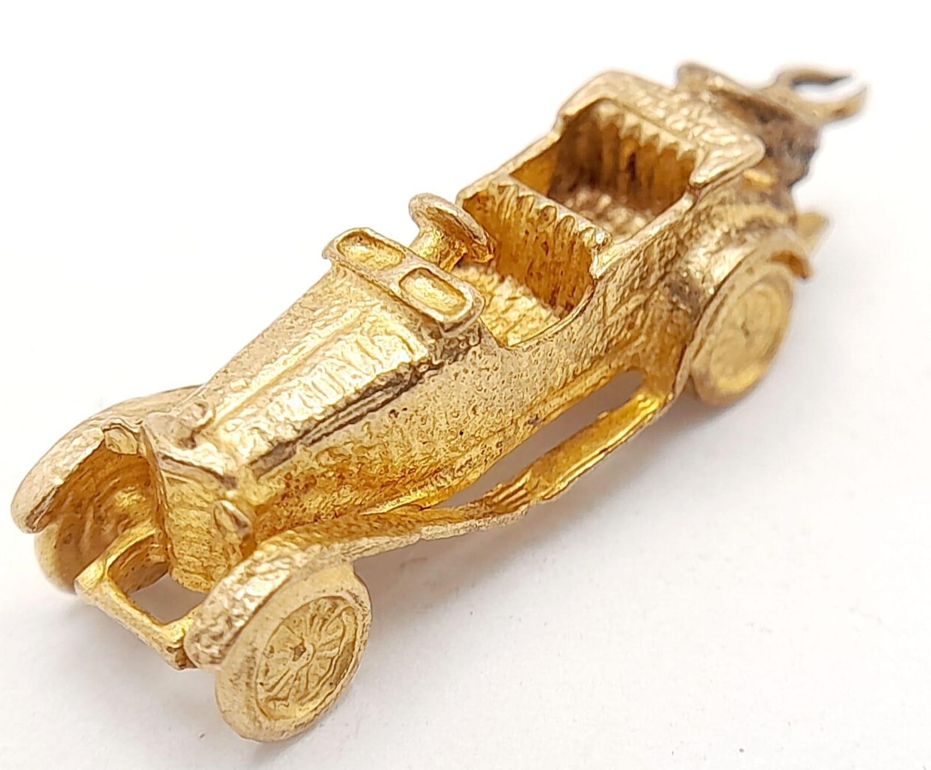A 9K Yellow Gold Vintage Motorcar Pendant/Charm. 25mm. 3.56g