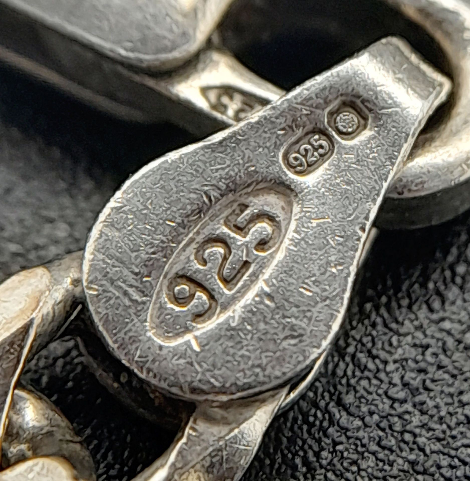 A Sterling Silver Kerb Link Chain Necklace. 51.5cm Length. 5mm Width, 14.28 Grams. - Bild 3 aus 3