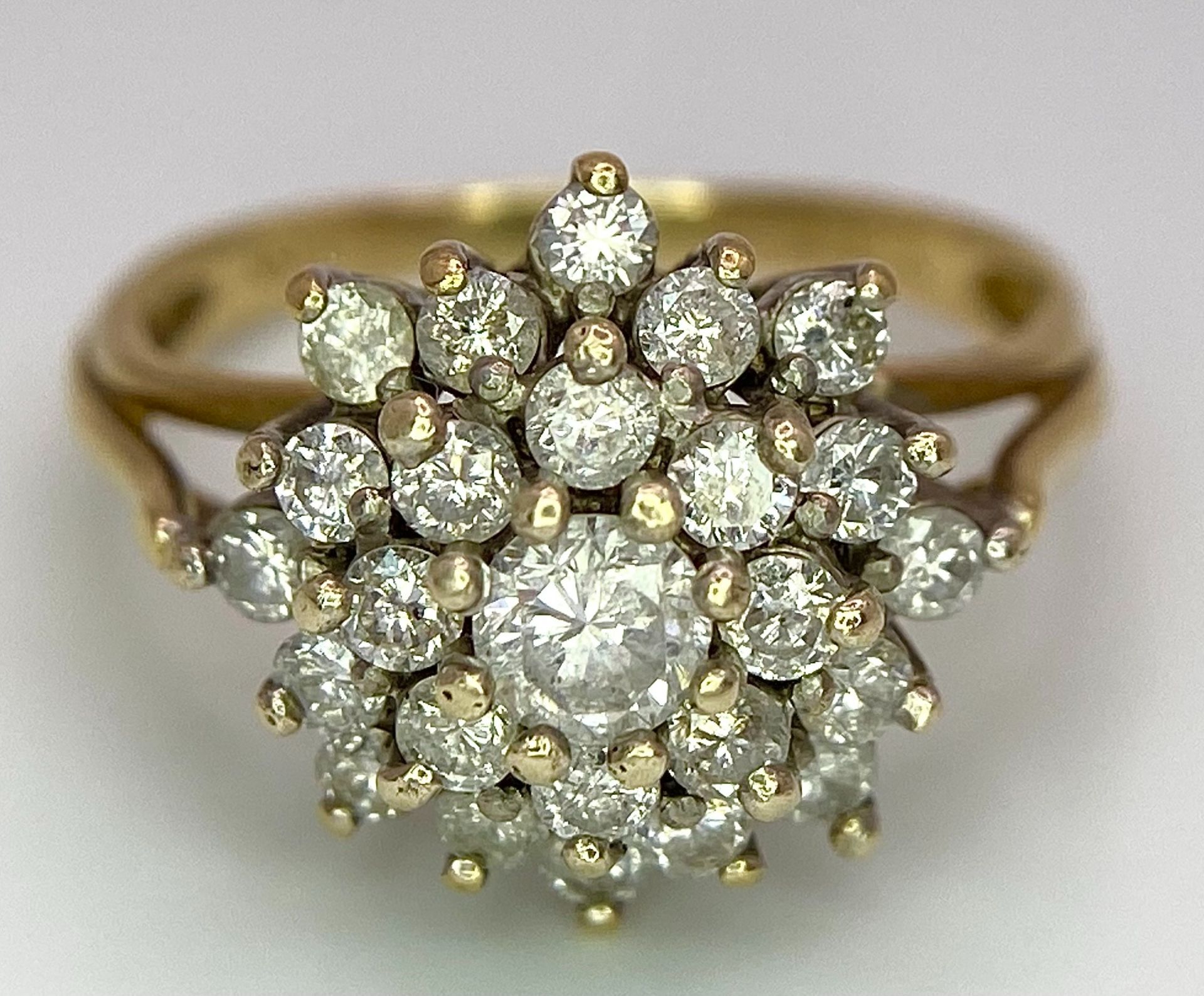 AN 18K YELLOW GOLD DIAMOND CLUSTER RING - 1CTW. 4.2G. SIZE L 1/2. - Image 3 of 7