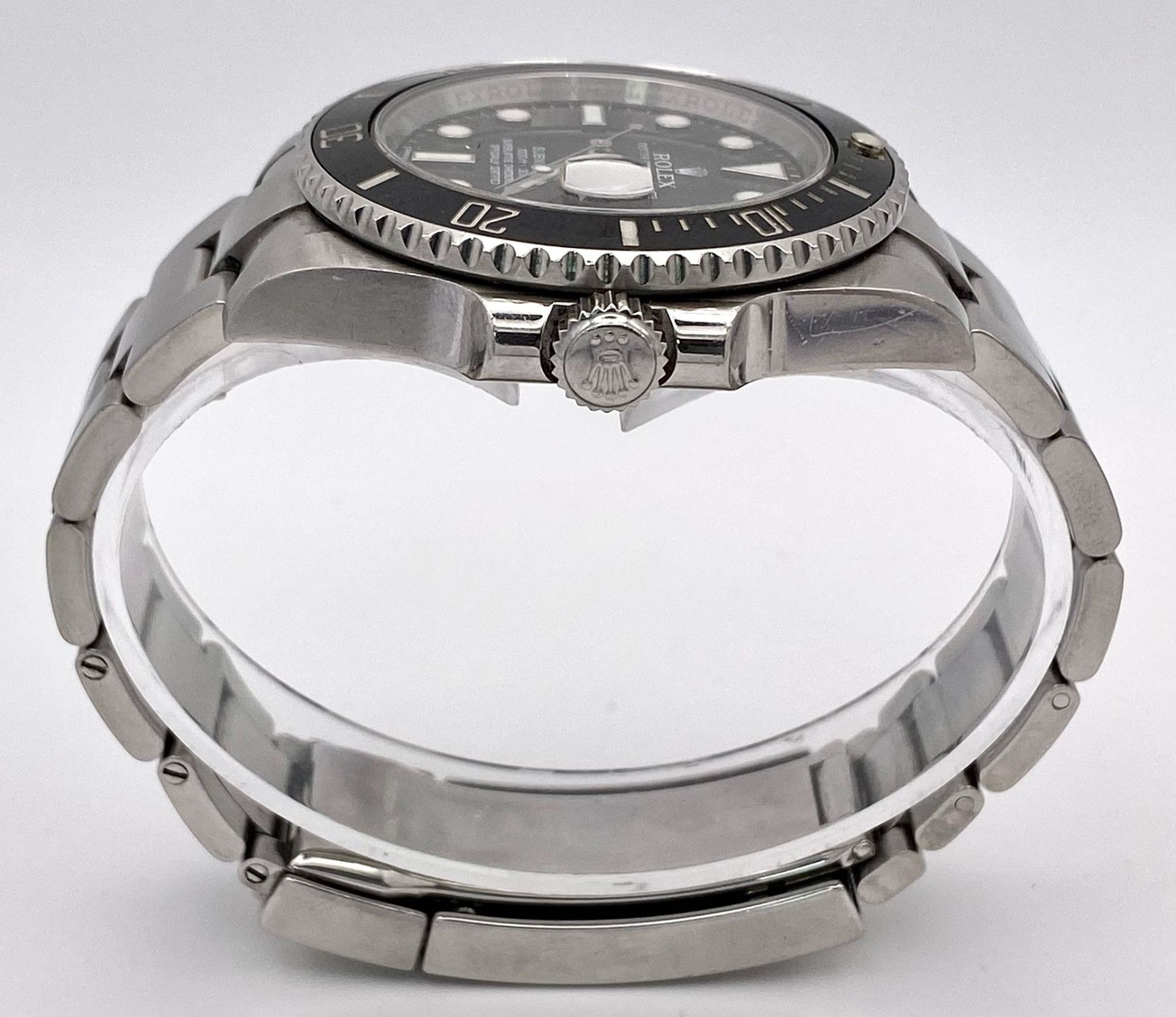 A Rolex Submariner Date Automatic Gents Watch. Stainless steel bracelet and case - 41mm. Black - Bild 5 aus 11