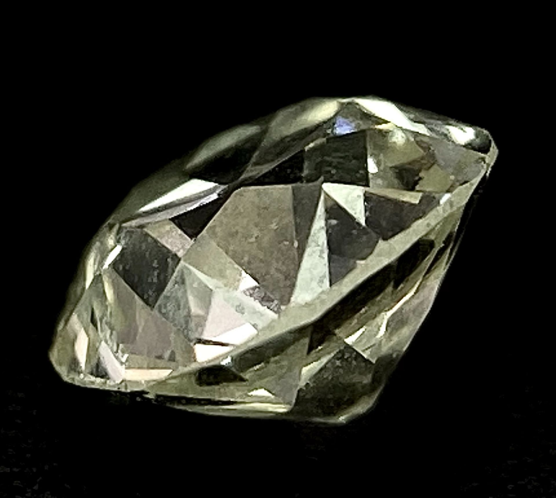 AN OLD CUT/EUROPEAN CUT LOOSE DIAMOND. 0.88ct, lovely clarity. 5.5mm diameter. Ref: 7420 - Bild 2 aus 4