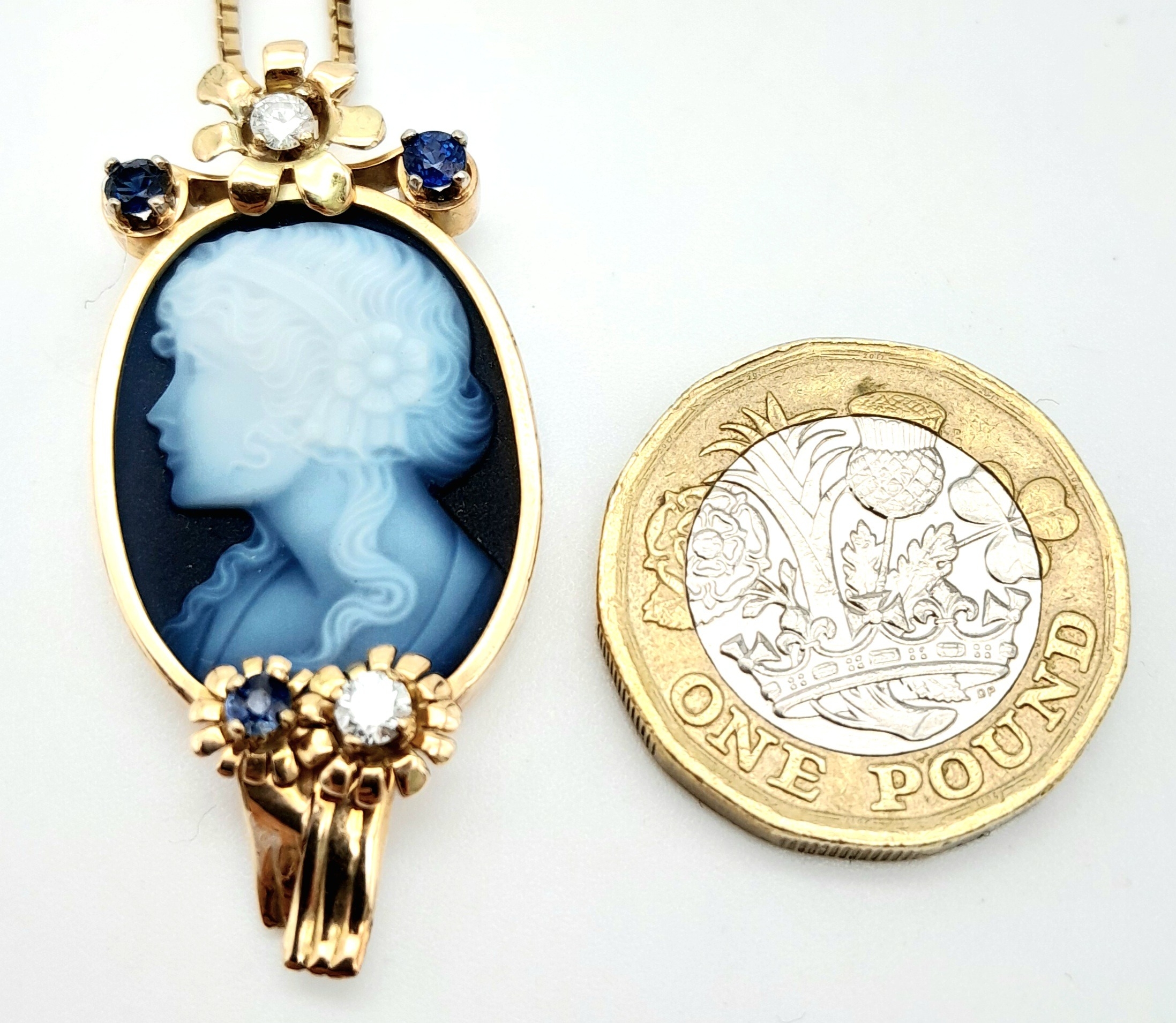 A Beautiful 9K Gold, Cameo Pendant with Sapphire and Diamond decoration on a 9K link chain. - Image 5 of 6