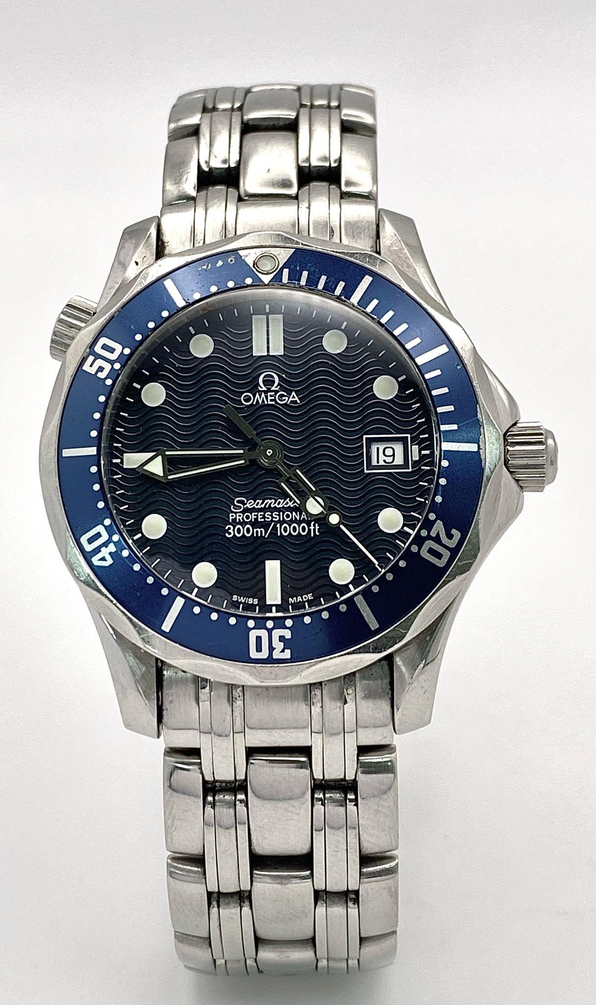 An Omega Seamaster Professional Quartz Divers Watch. Stainless steel bracelet and case - 37mm. - Image 2 of 9