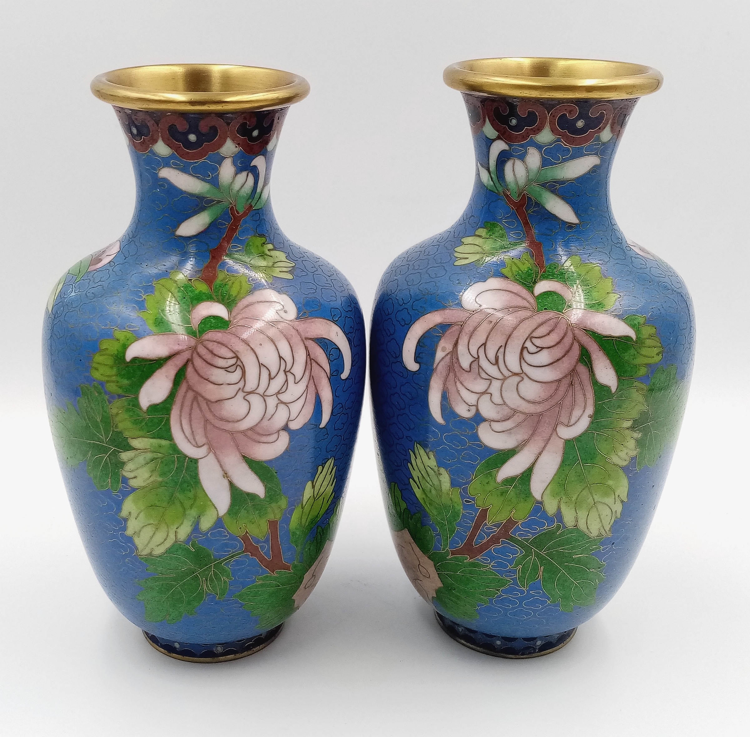 A Pair of Vintage Chinese Cloisonné Sky Blue Decorative Vases. 16cm tall. In fitted case.