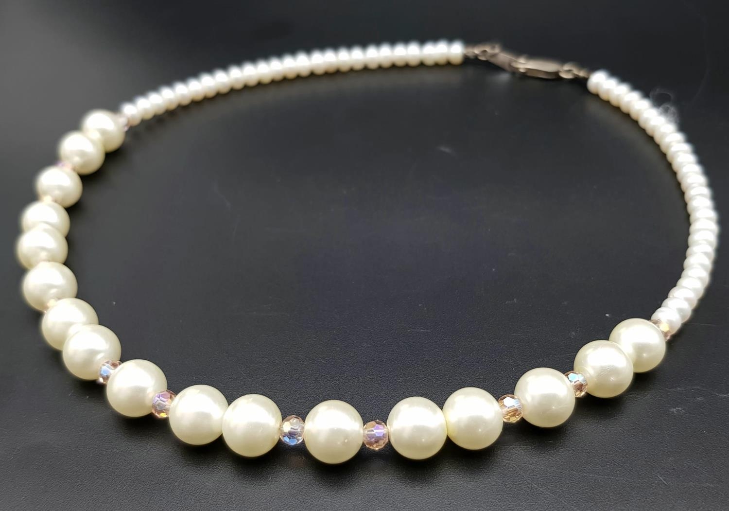 A Vintage Classic Rosita Faux Pearl Jewellery Set. Two necklace and a pair of drop earrings in the - Image 4 of 6
