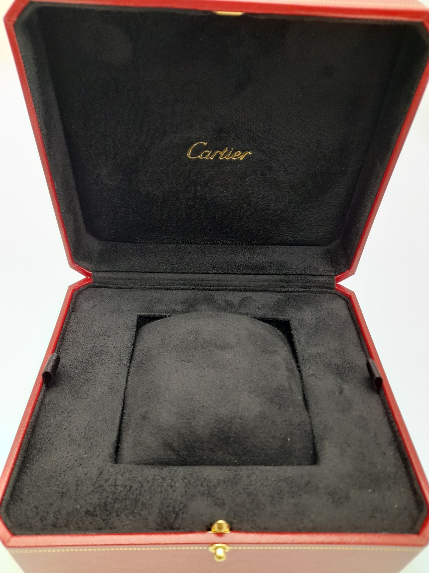 A Cartier Watch Case. Red exterior, plush black textile interior. For a large watch. - Bild 6 aus 7