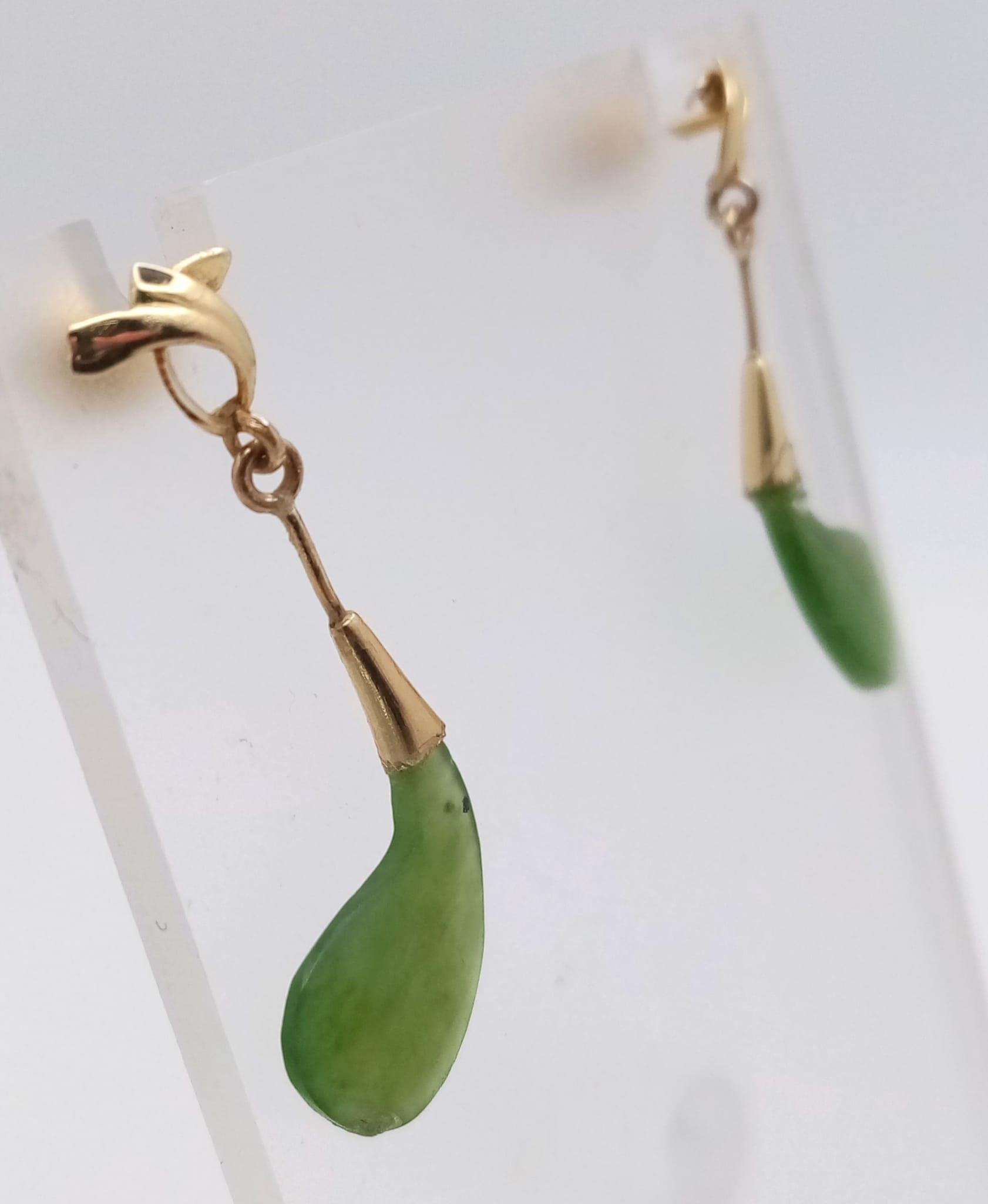 A Pair of 14K Yellow Gold and Jade Earrings. 2.4g total weight. - Image 3 of 5