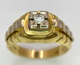 AN 18K TWO COLOUR ROLEX STYLE DIAMOND RING. 6.8G. SIZE P.