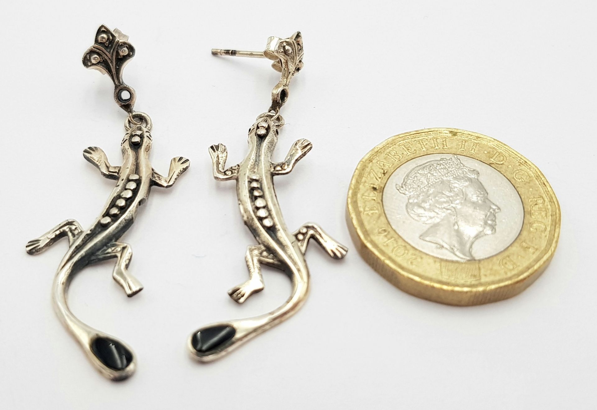 A Pair of Black Onyx Set Lizard Design Earrings. 4.4cm Drop. Set with 4mm Long Oval Cut Onyx. - Image 4 of 5