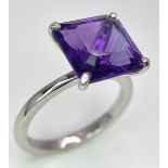 A 925 Silver and Amethyst Ring. Size K.