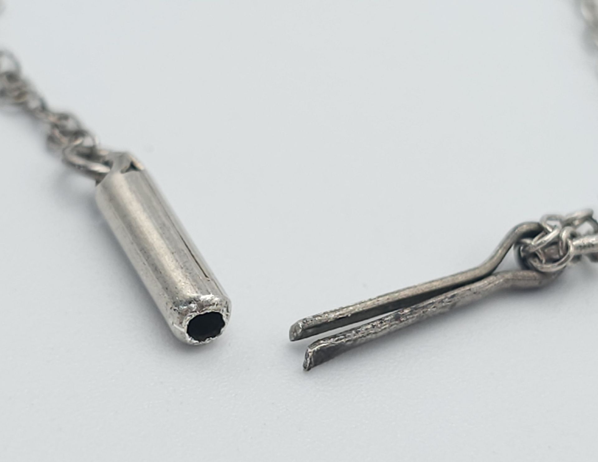 A Vintage Silver Roller Skate Pendant Necklace. 42cm Length. Silver Pendant has a Registered Mark on - Bild 7 aus 9