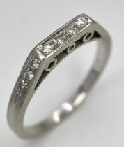 A 9K Gold and Diamond Portuguese Hallmarked Ring. Size K. 2g. Ref: 630001L