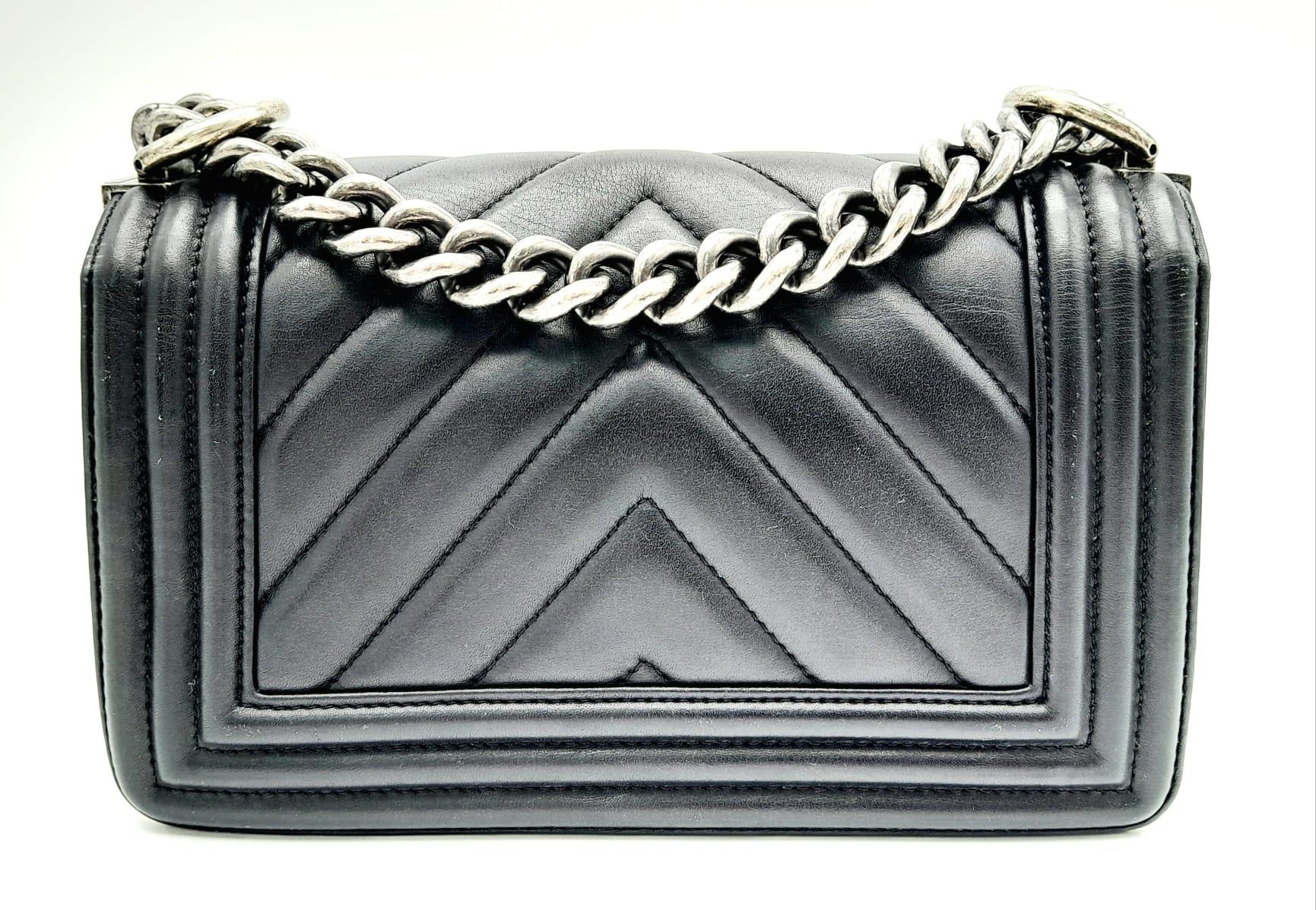 A Chanel Black Leather Boy Bag. Chevron decorative soft black leather with an antique style/finish - Image 5 of 12
