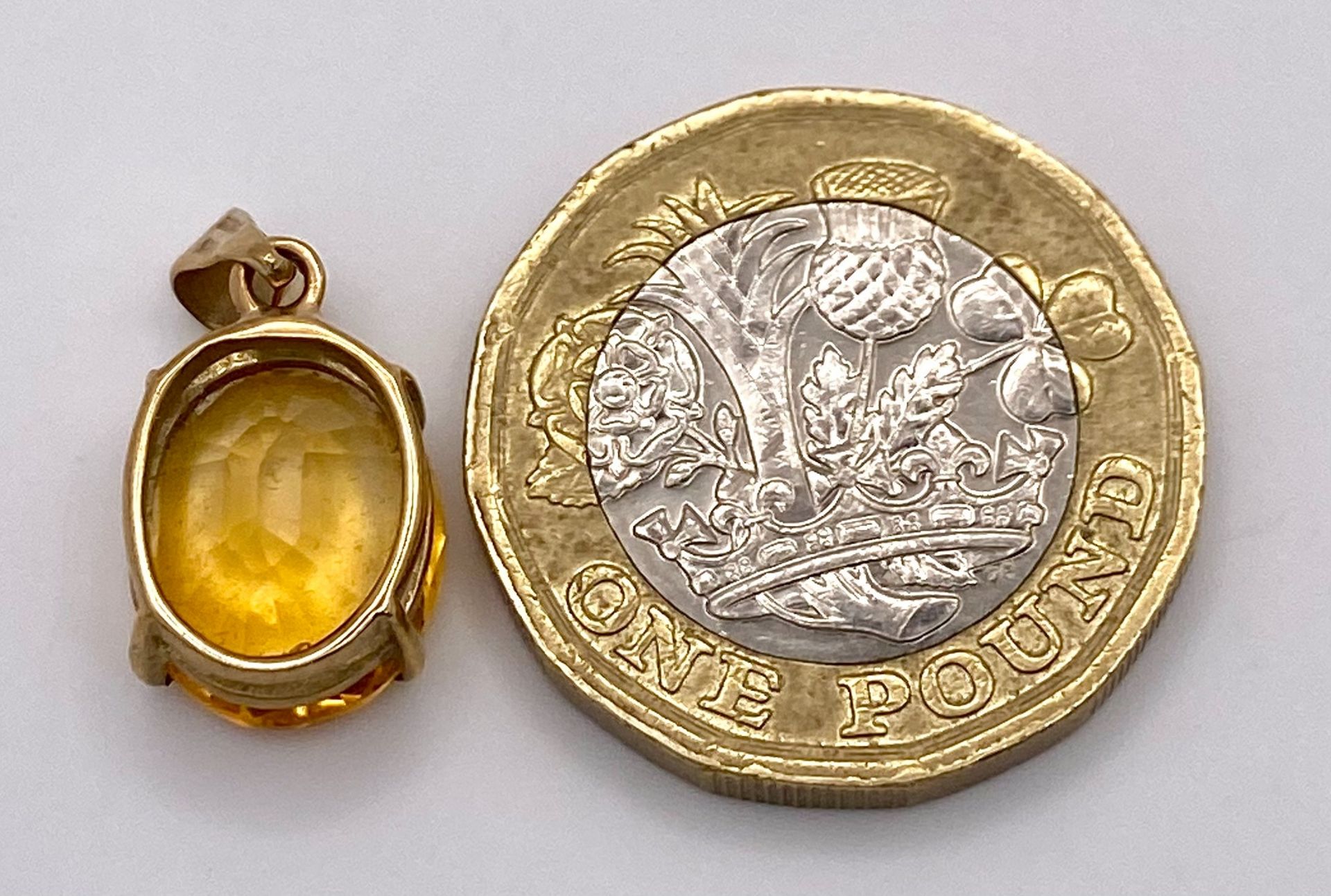 A Vintage 9K Yellow Gold Citrine Pendant. Oval cut, rich cognac colour. 2cm. 1.76g - Image 5 of 5