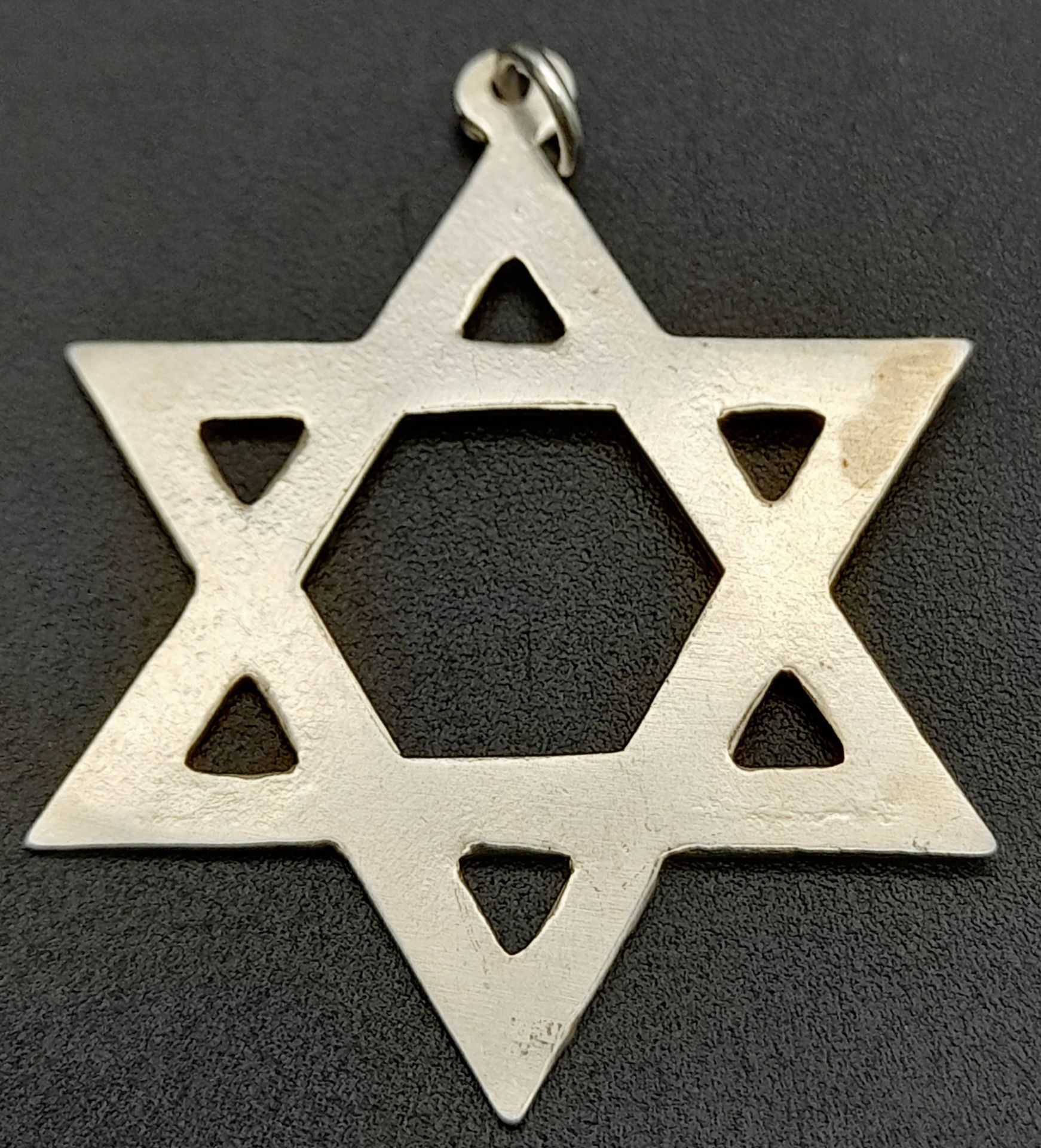 A Silver Star of David Pendant. 3.5cm. Ref: 61001P - Image 2 of 3