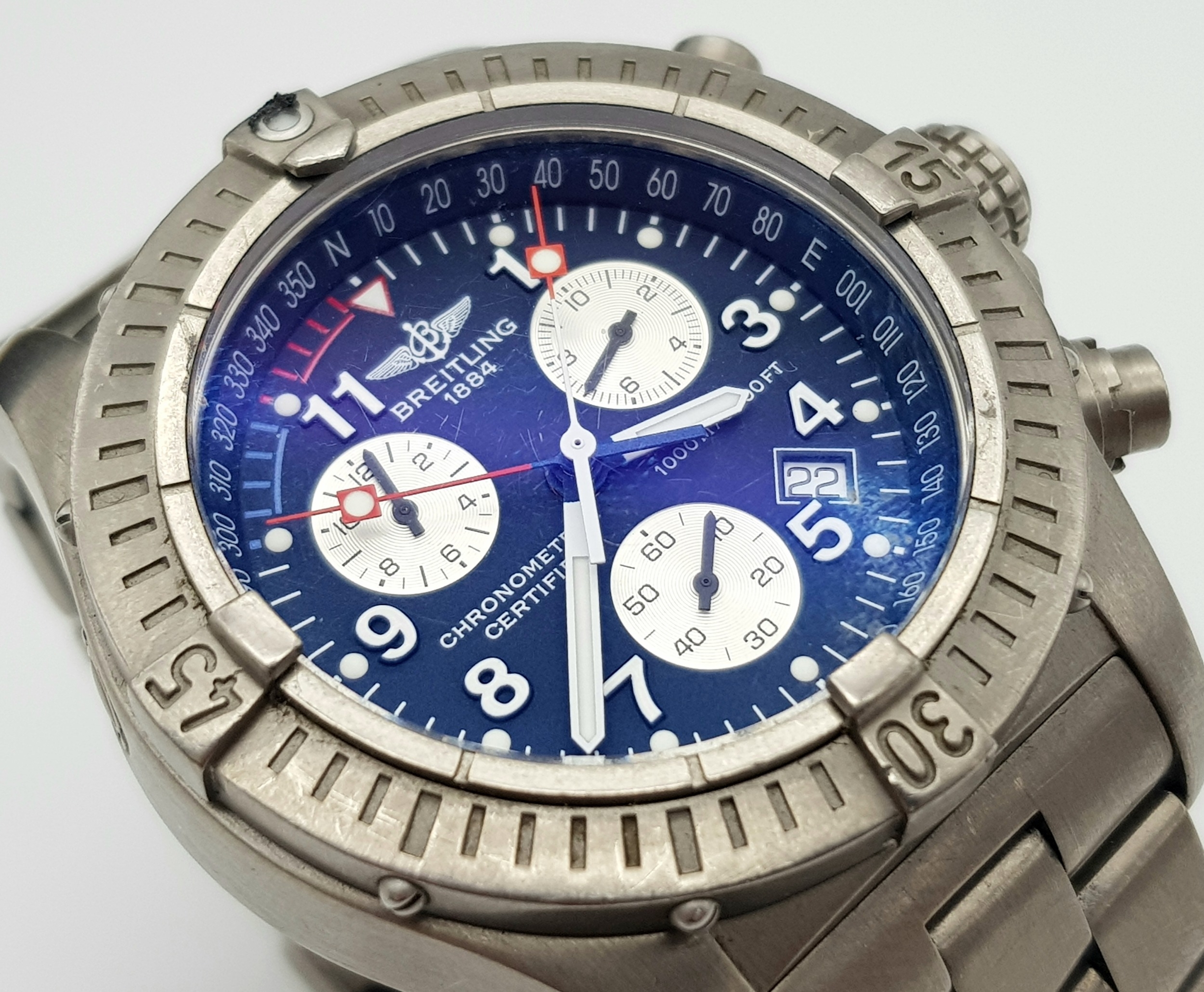 A BREITLING GTS CHRONOMETRE IN STAINLESS STEEL WITH BLUE FACE AND 3 SUBDIALS , AUTOMATIC - Image 4 of 10
