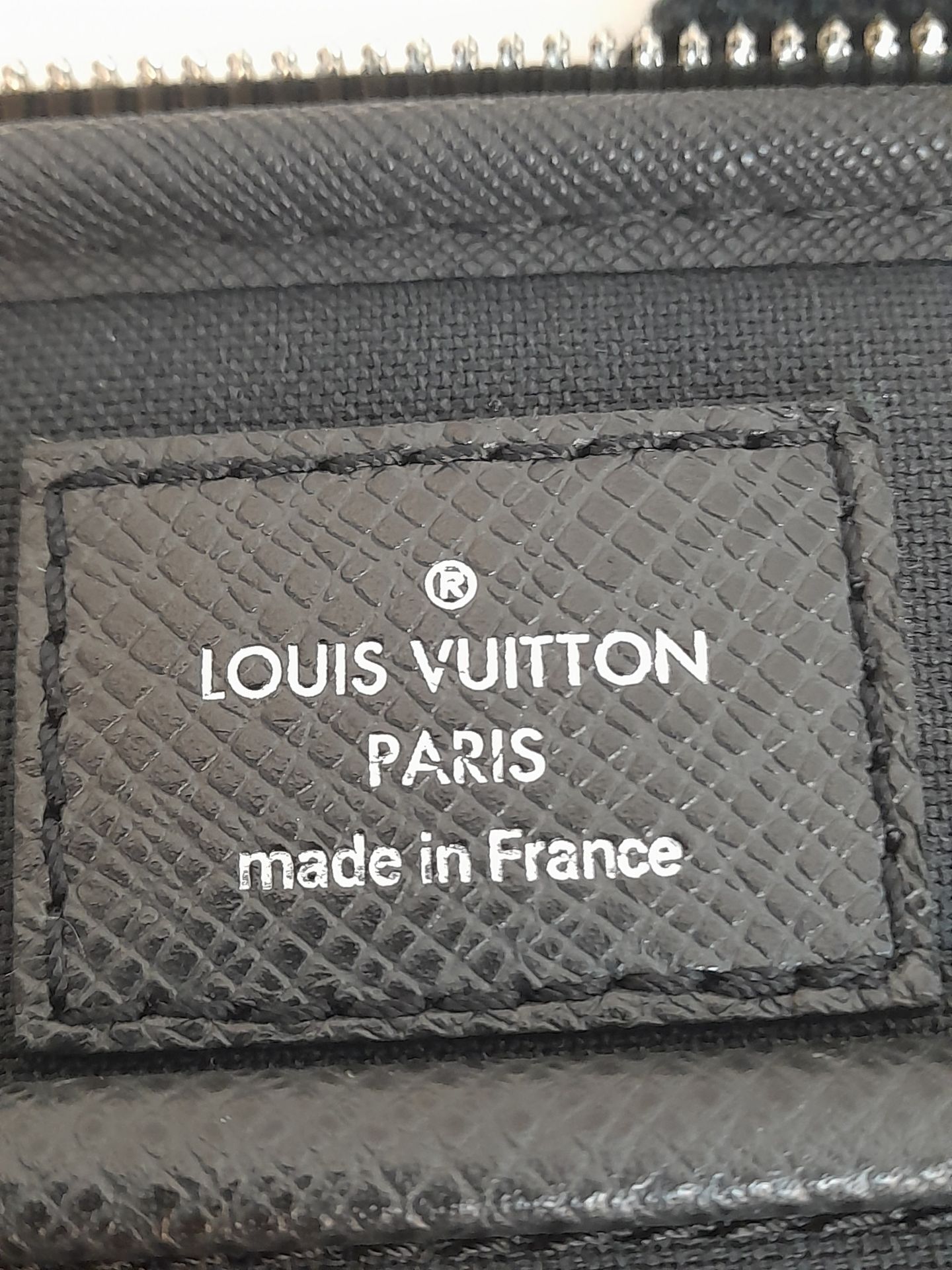 A Louis Vuitton Black Business Bag. Leather exterior with silver-toned hardware, zipped - Bild 5 aus 12